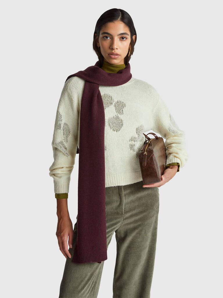 Sweater with floral inlay