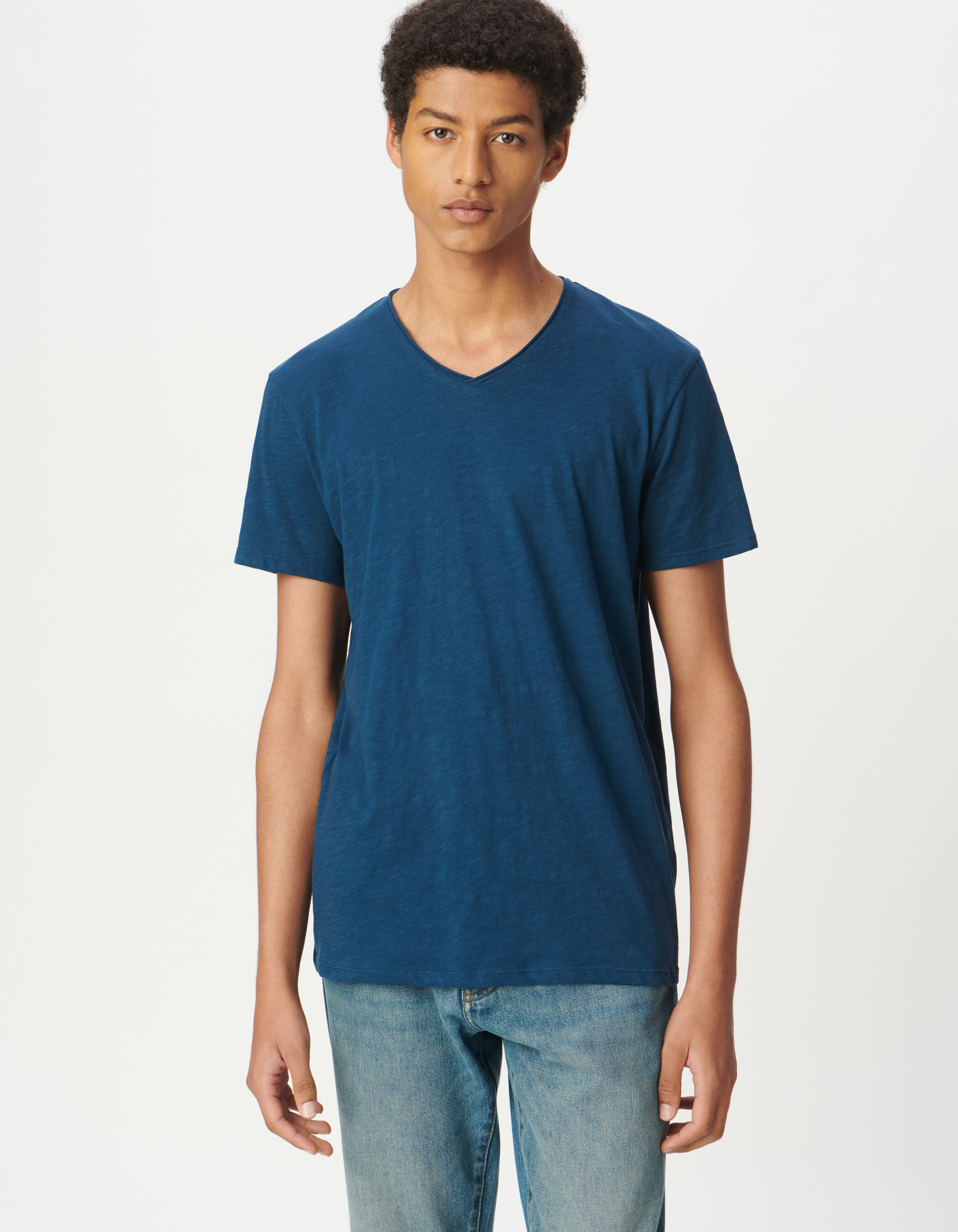 T-shirt encolure V bleu vif coton bio flammé Homme