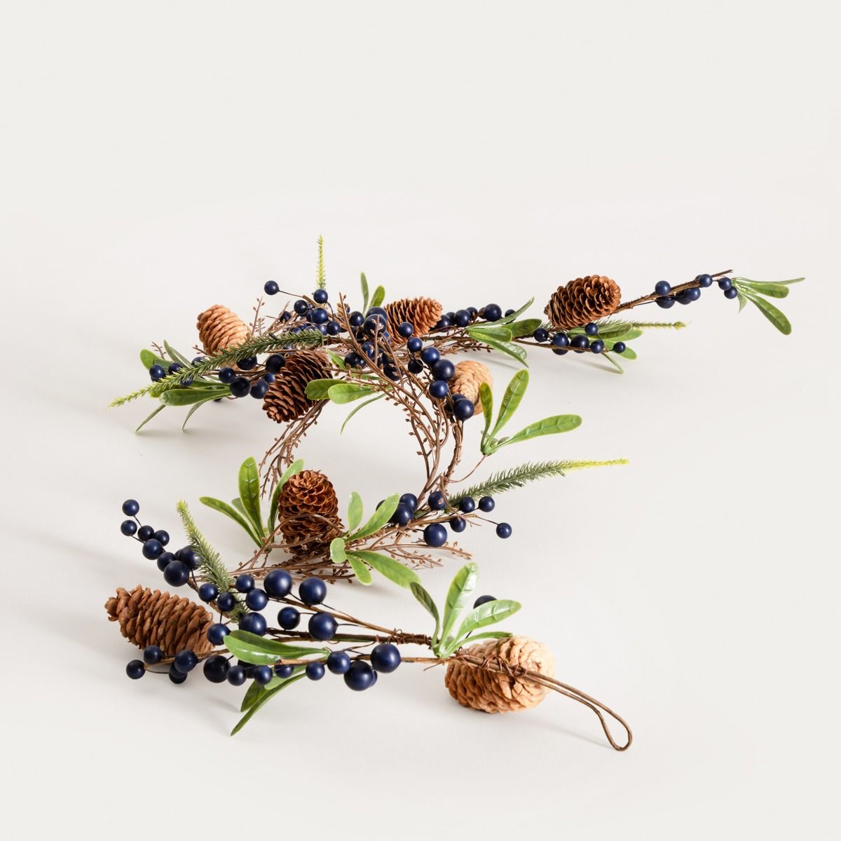 Girlanda TUNDRA z szyszkami i jagodami 120 cm