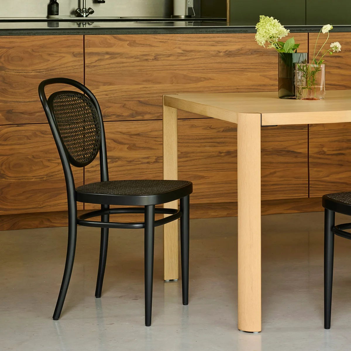 Thonet - 215 R Bugholzstuhl, Rohrgeflecht Dark Melange mit Kunststoffstützgewebe / Buche schwarz (TP 29)