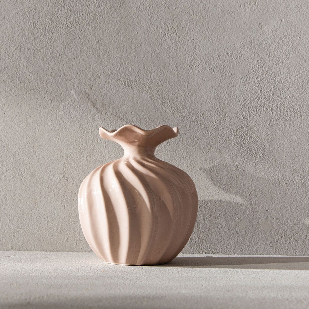 Wazon AURELIA z falista górą beżowy 16,5x16,5x19 cm