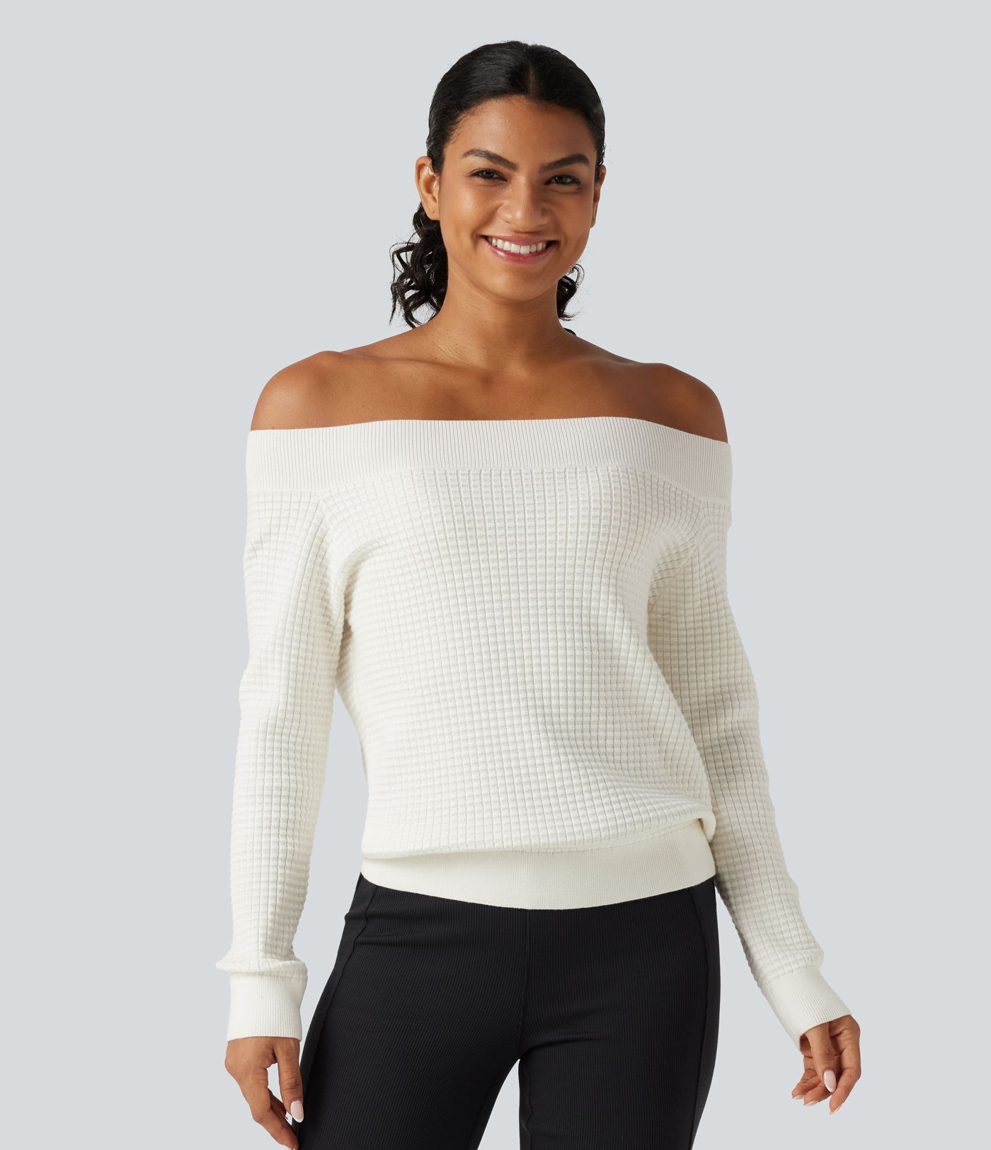 Pull en mélange de laine à épaules dénudées et manches longues