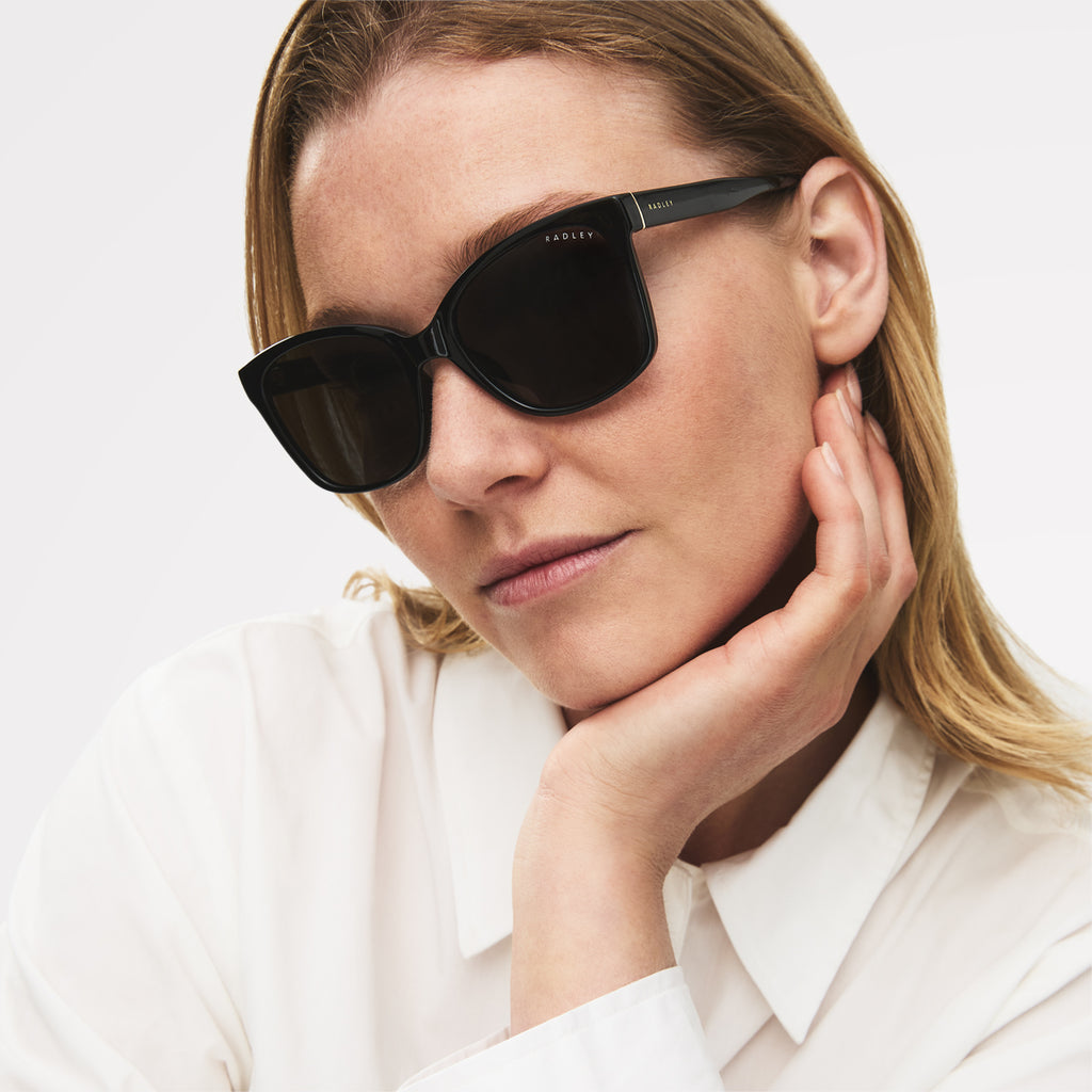 Carlton Close - Classic Square Sunglasses