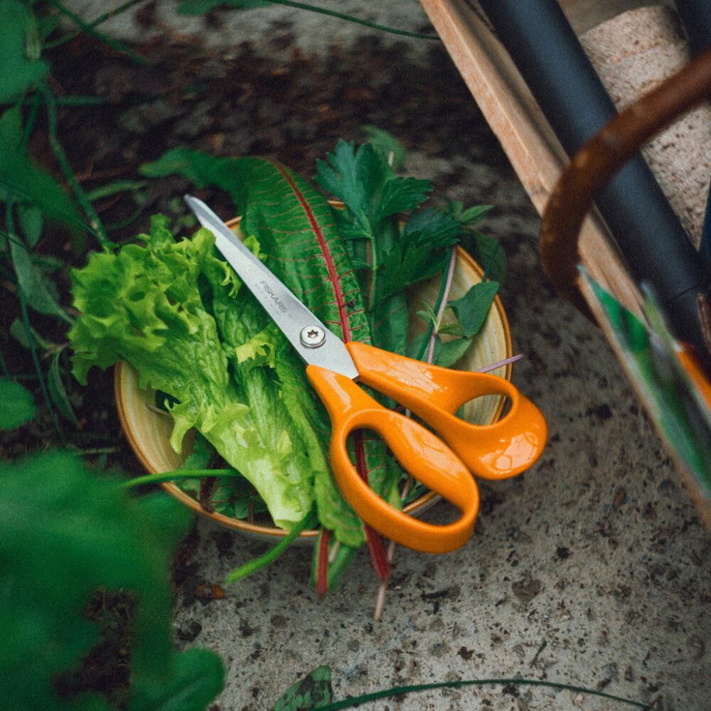 UNIVERSALSAKS FISKARS KLASSISK 21 CM HØYRE