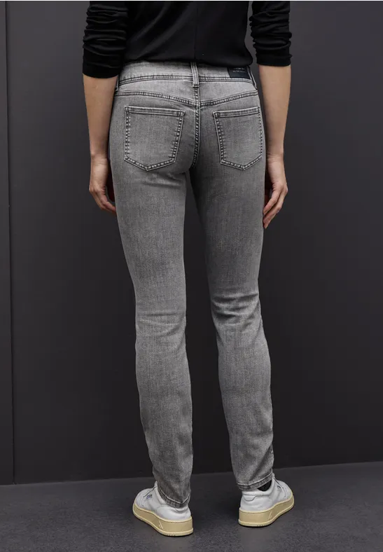 Casual Fit Jeans