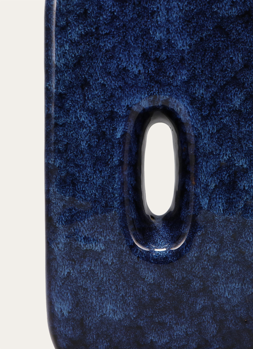 VASE ÉMAILLÉ FORME CREUX AU CENTRE BLEU