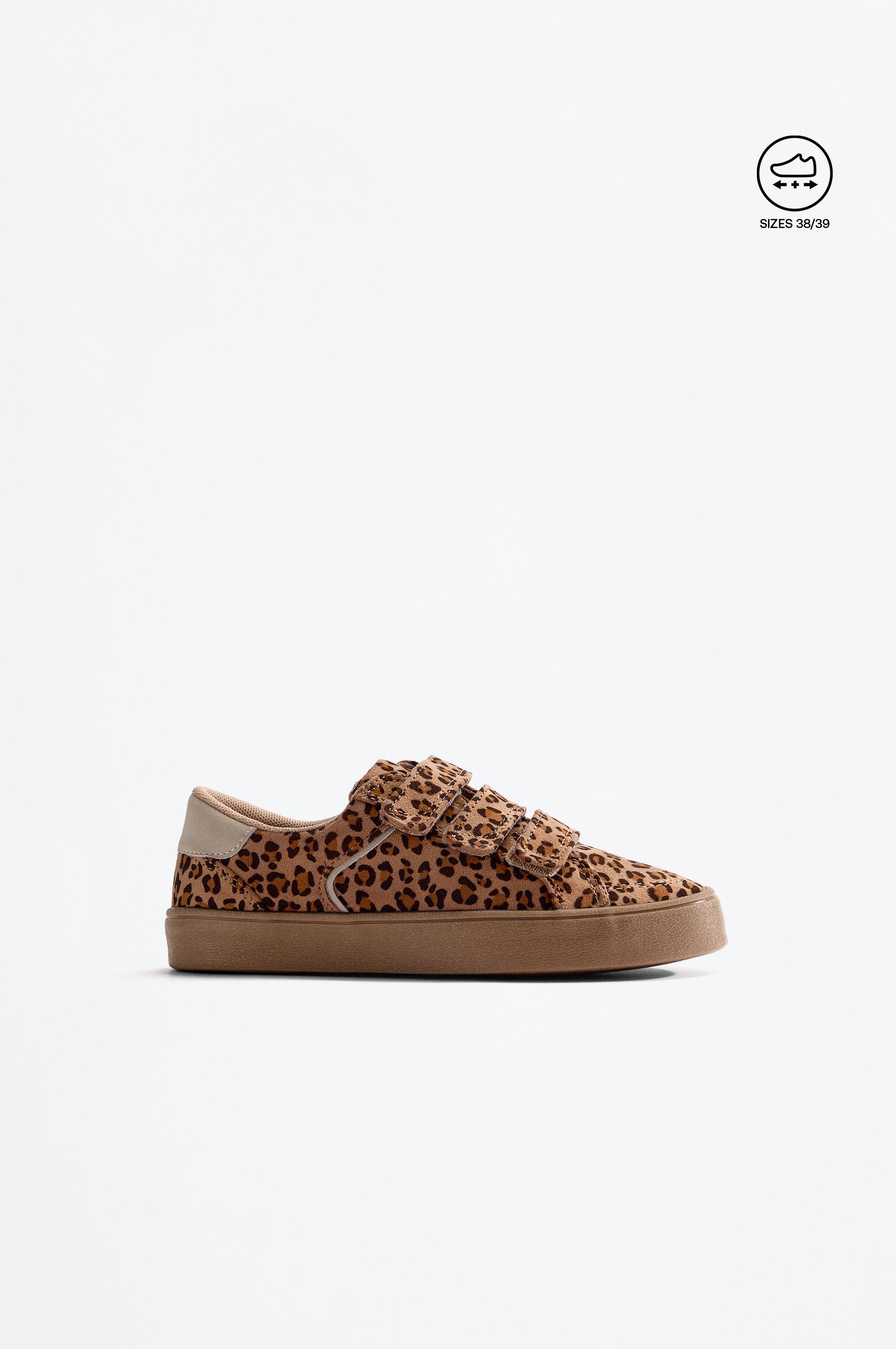 Zapatilla estampado animal
