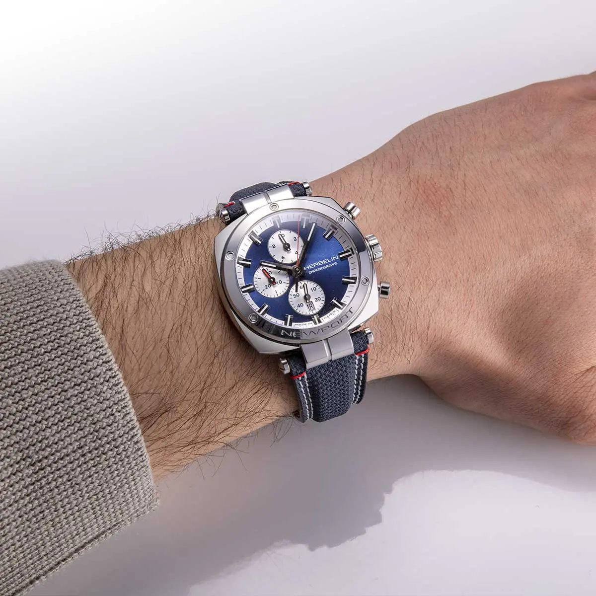 NEWPORT – HÉRITAGE CHRONOGRAPHE – ACIER & TEXTILE