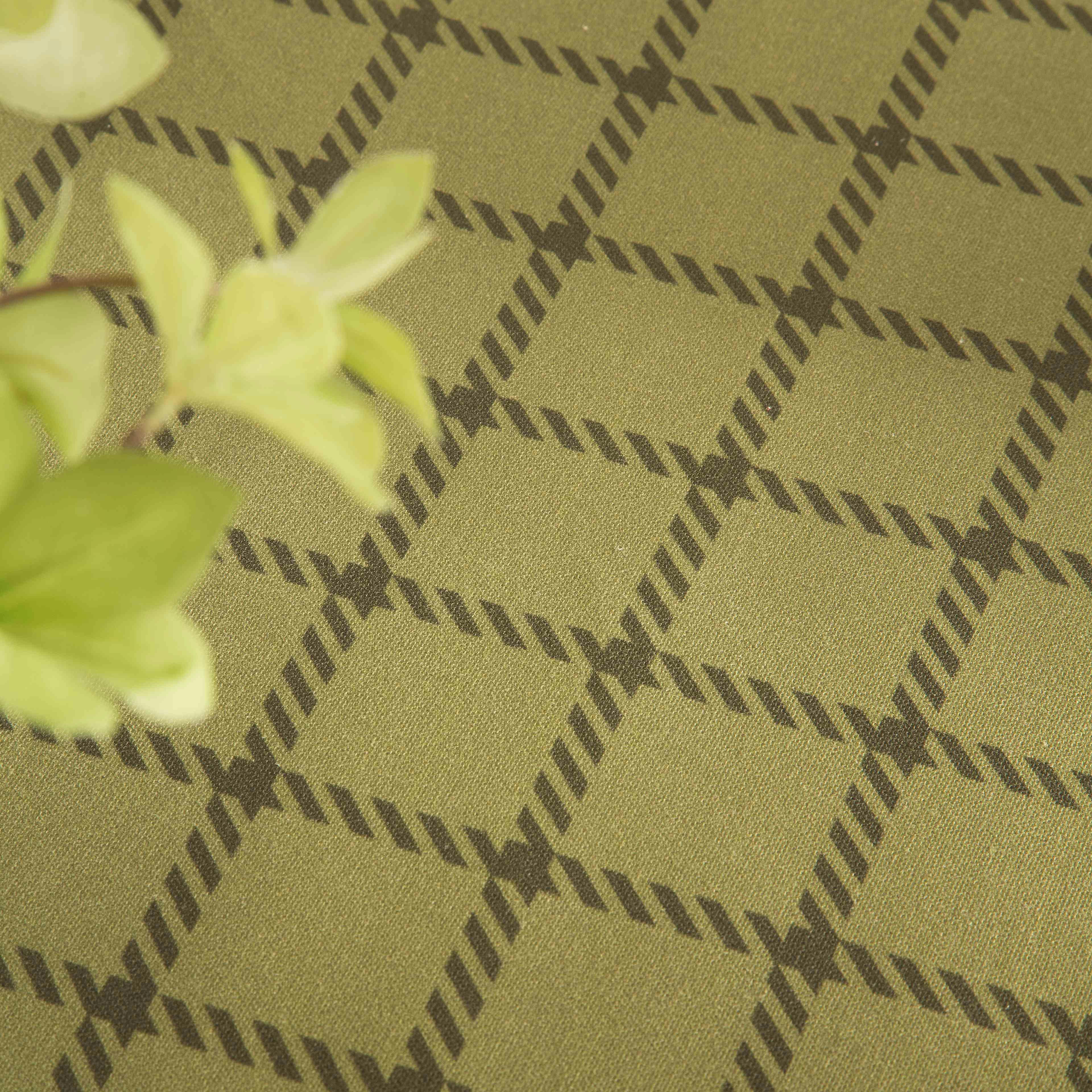 UNIVERSE KAKI - Nappe imprimée vert avec traitement anti-taches en coton 140x140 cm