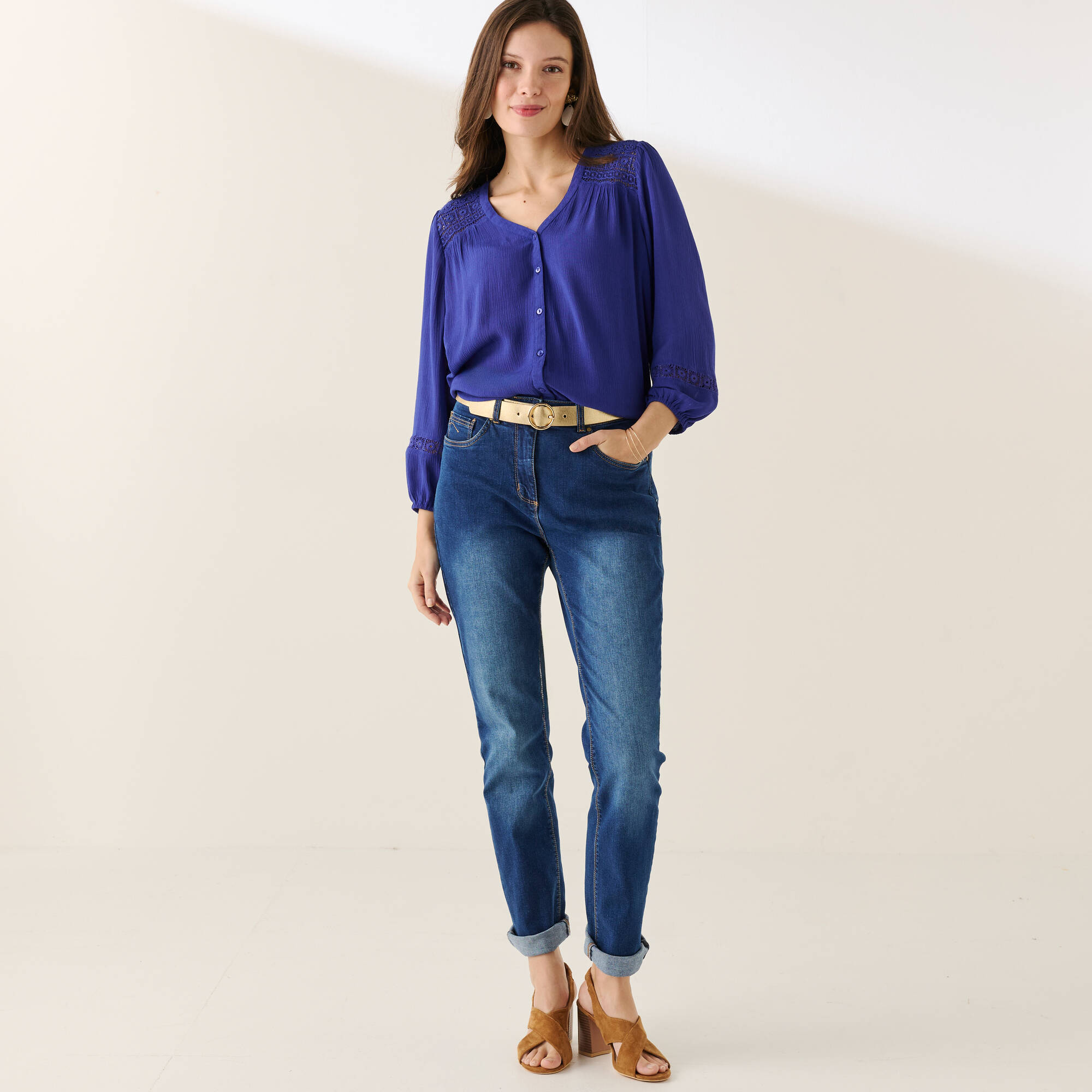 Chemisier col V boutonné, crépon fluide macramé