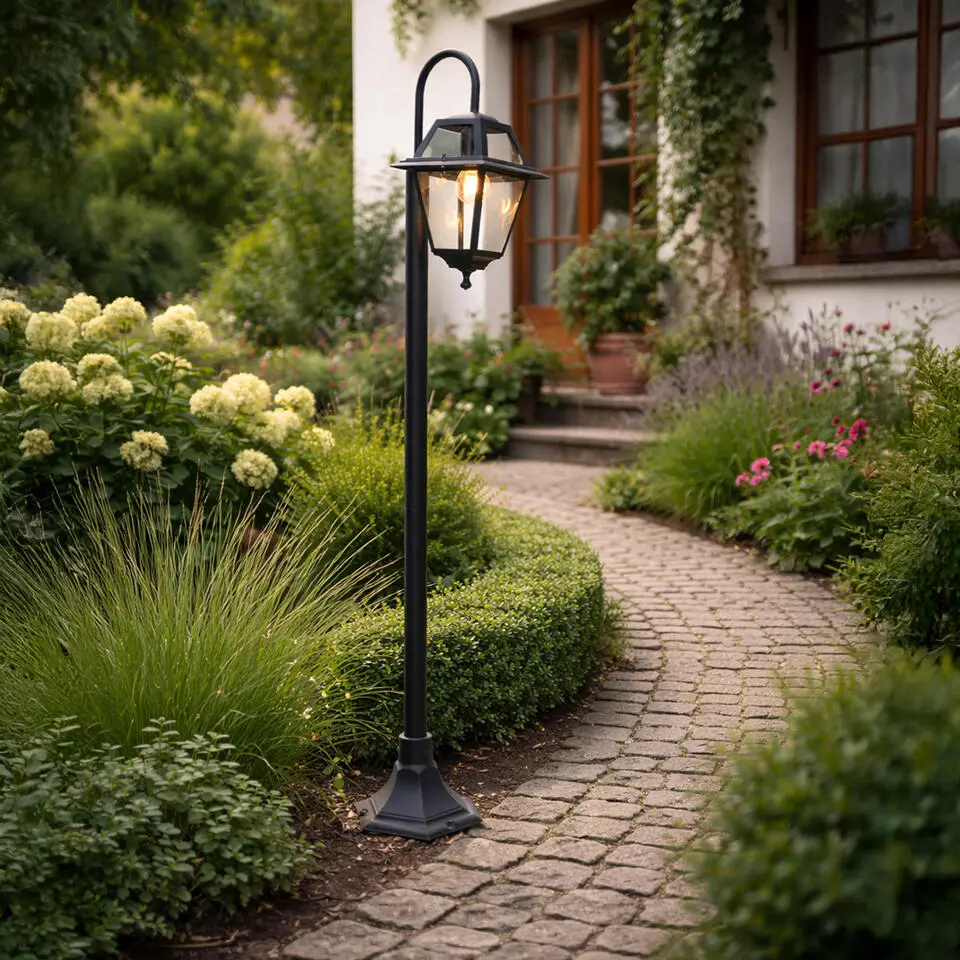 Qazqa wandlamp met bewegingssensor berta zwart e27