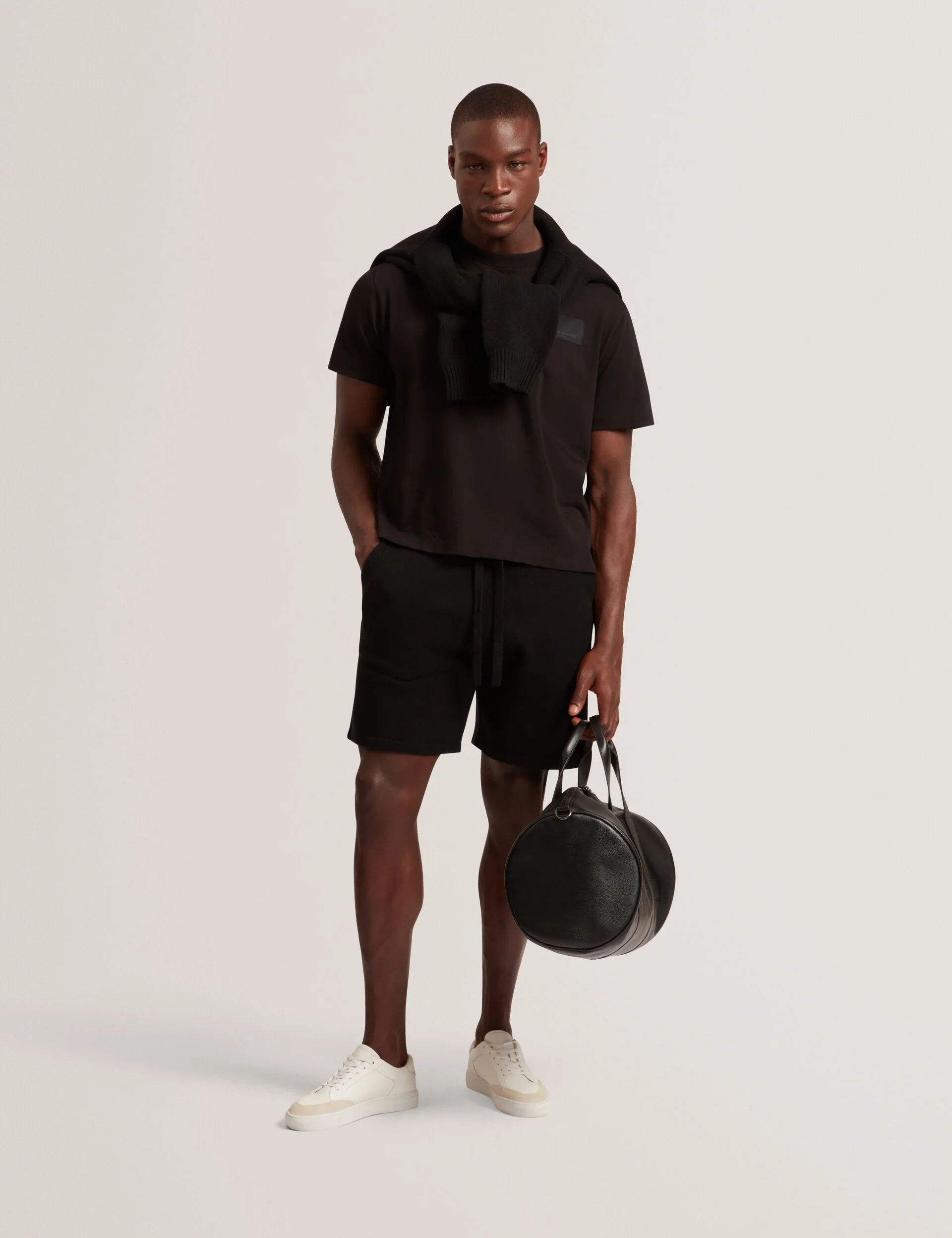 OWAINE | BLACK