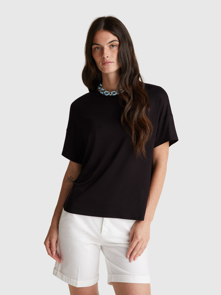 Slim fit t-shirt in stretch viscose