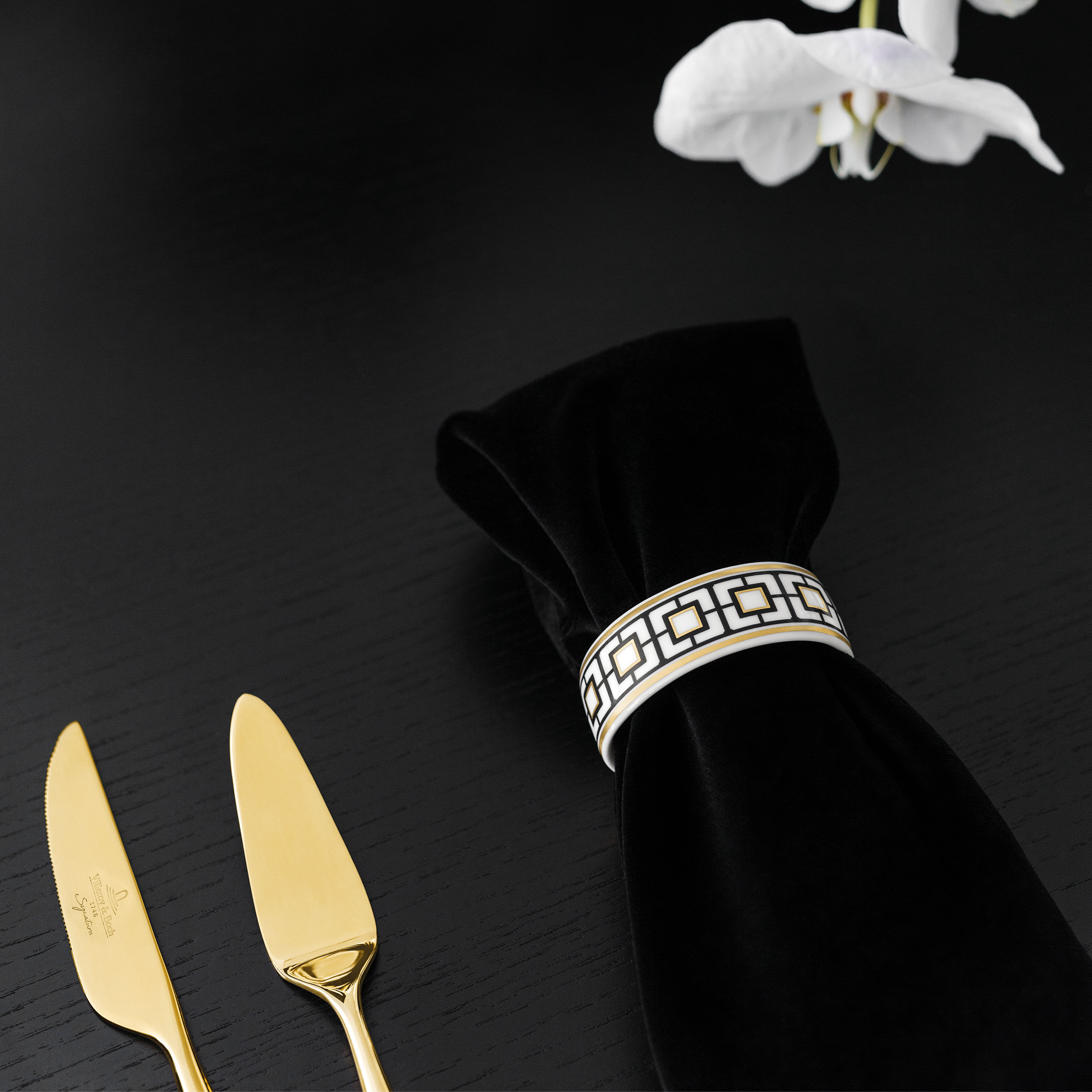 MetroChic Napkin ring - Multi-colored, 2.6'' x 1'' x 2.1'', Premium Bone Porcelain
