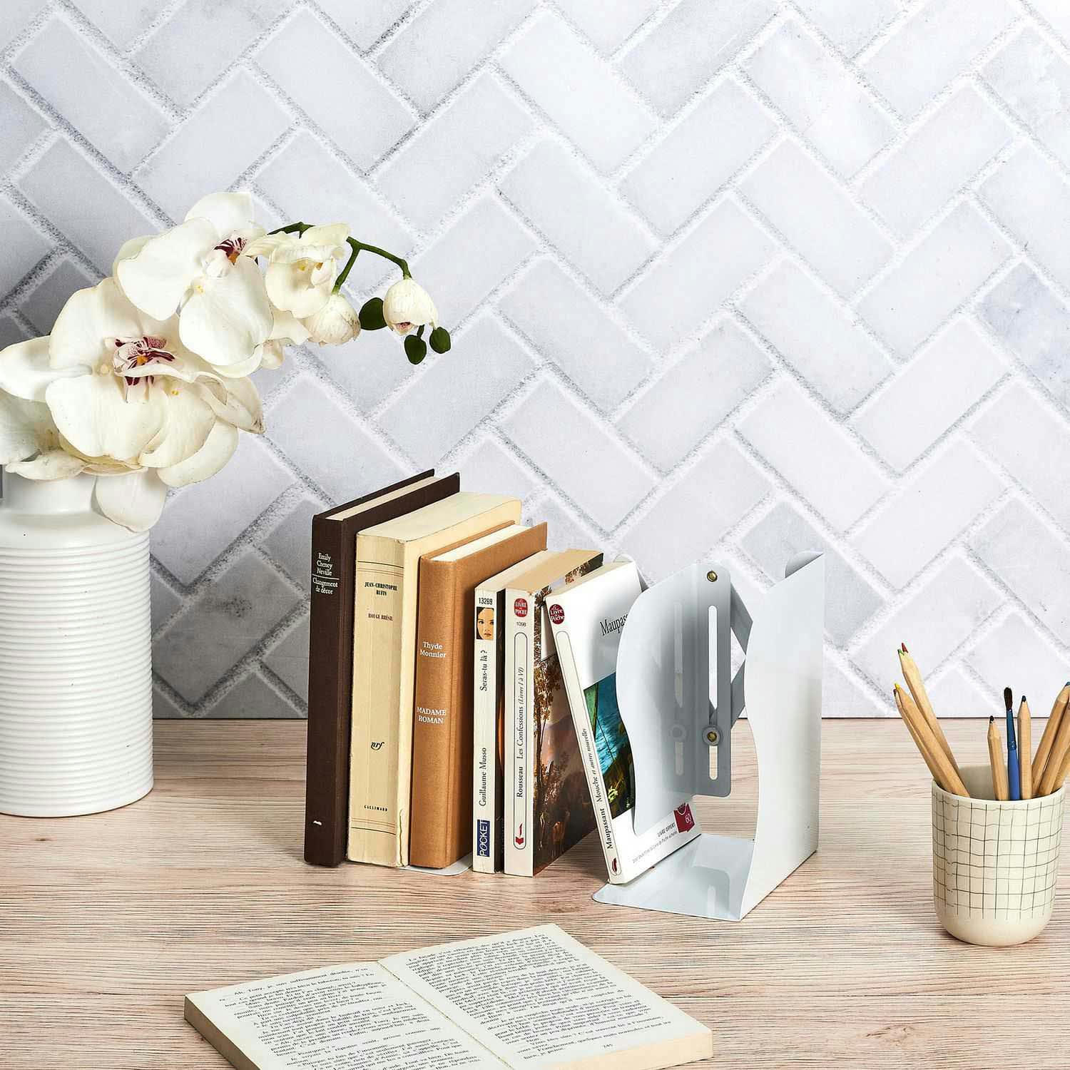 - Serre-livres extensible en métal