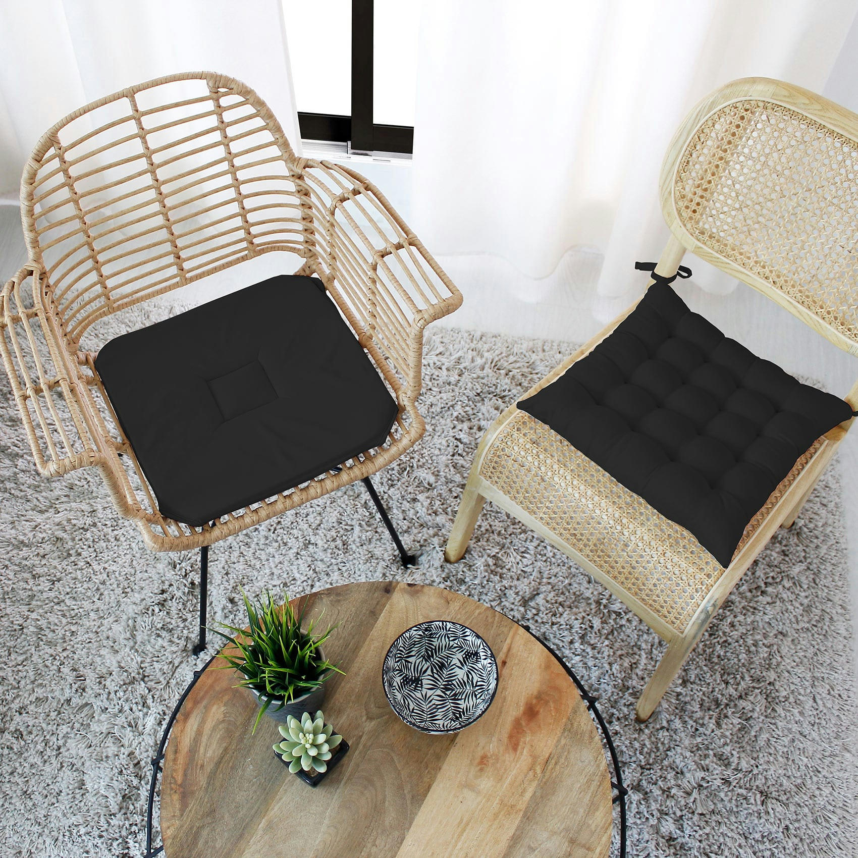 - Galette de chaise unie et piquée polyester noir 38x38 cm