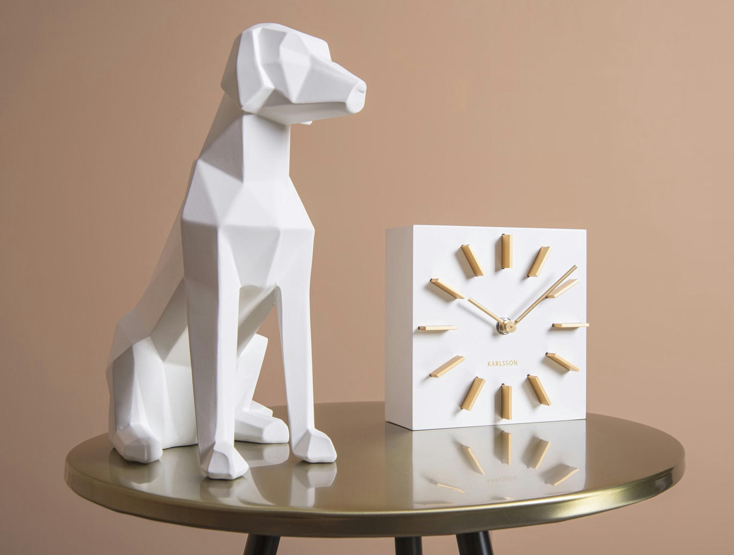 ORIGAMI DOG - Chien assis en résine blanc
