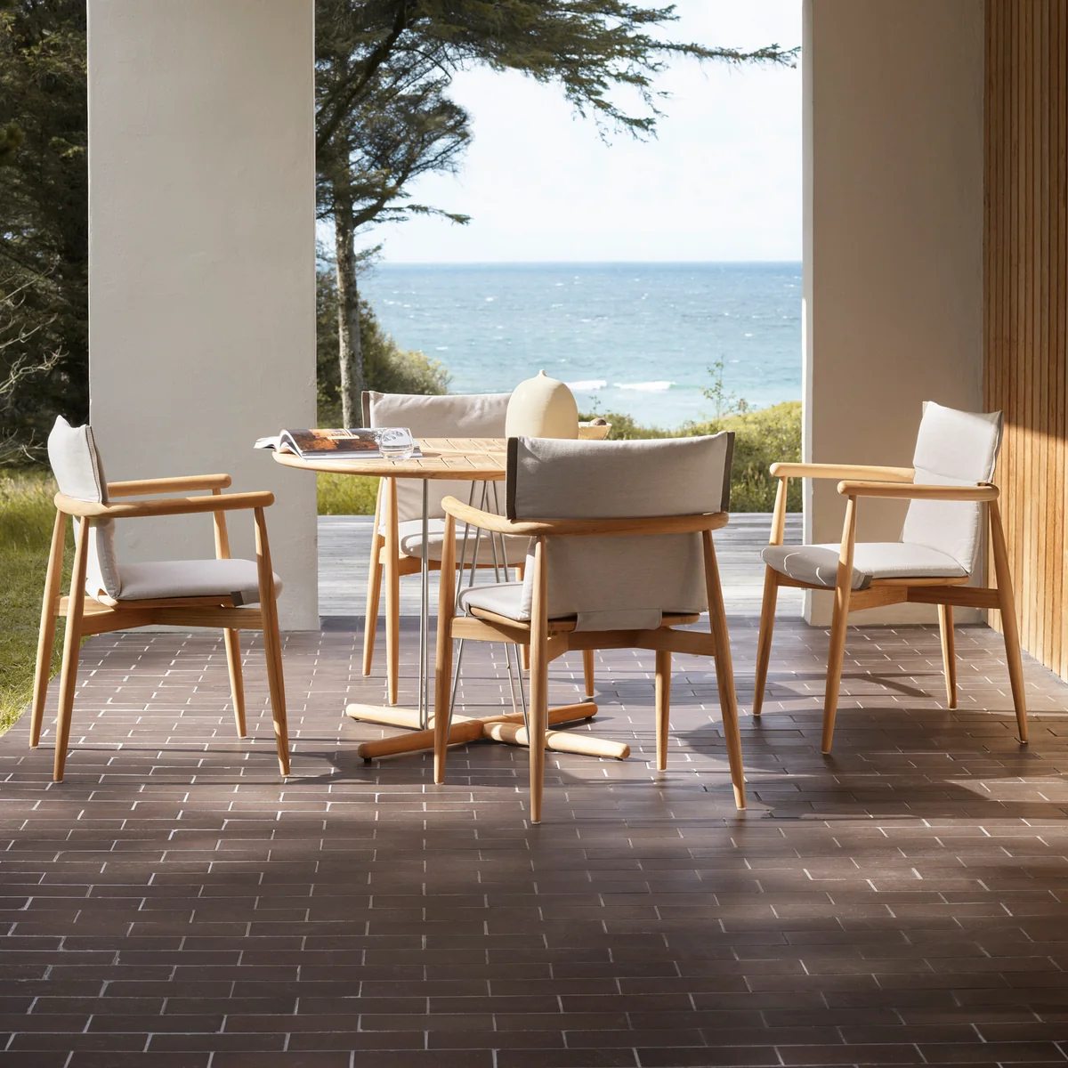 Carl Hansen - Embrace Gartentisch