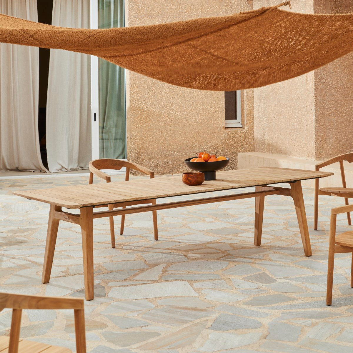 Tikamoon - Antioni - Massief teakhouten tuintafel voor 8 10 personen.