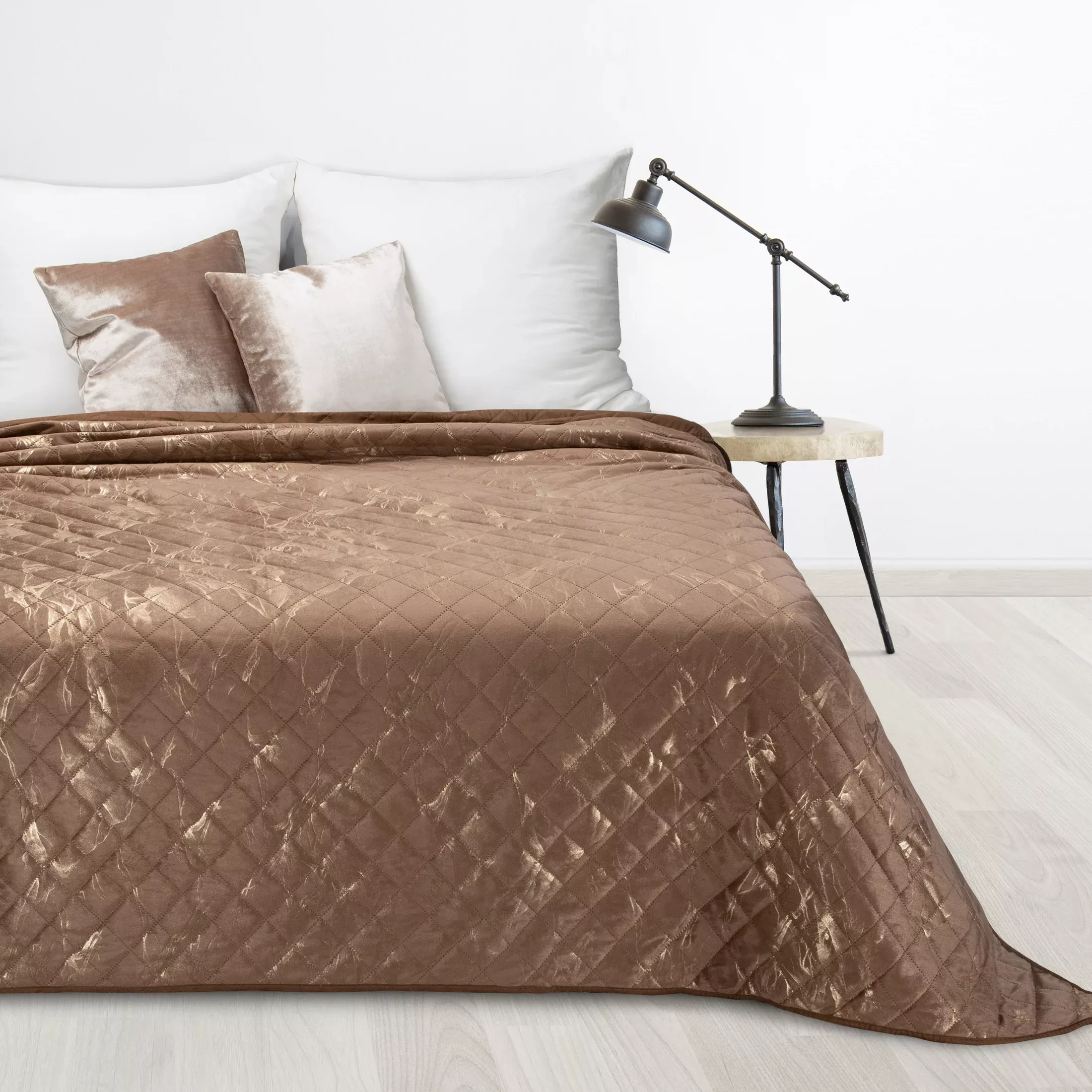 Narzuta welwetowa jasnobrązowo, złota 220x240 cm z welwetu zdobiona wzorem marmuru LUIZ 6 Design 91