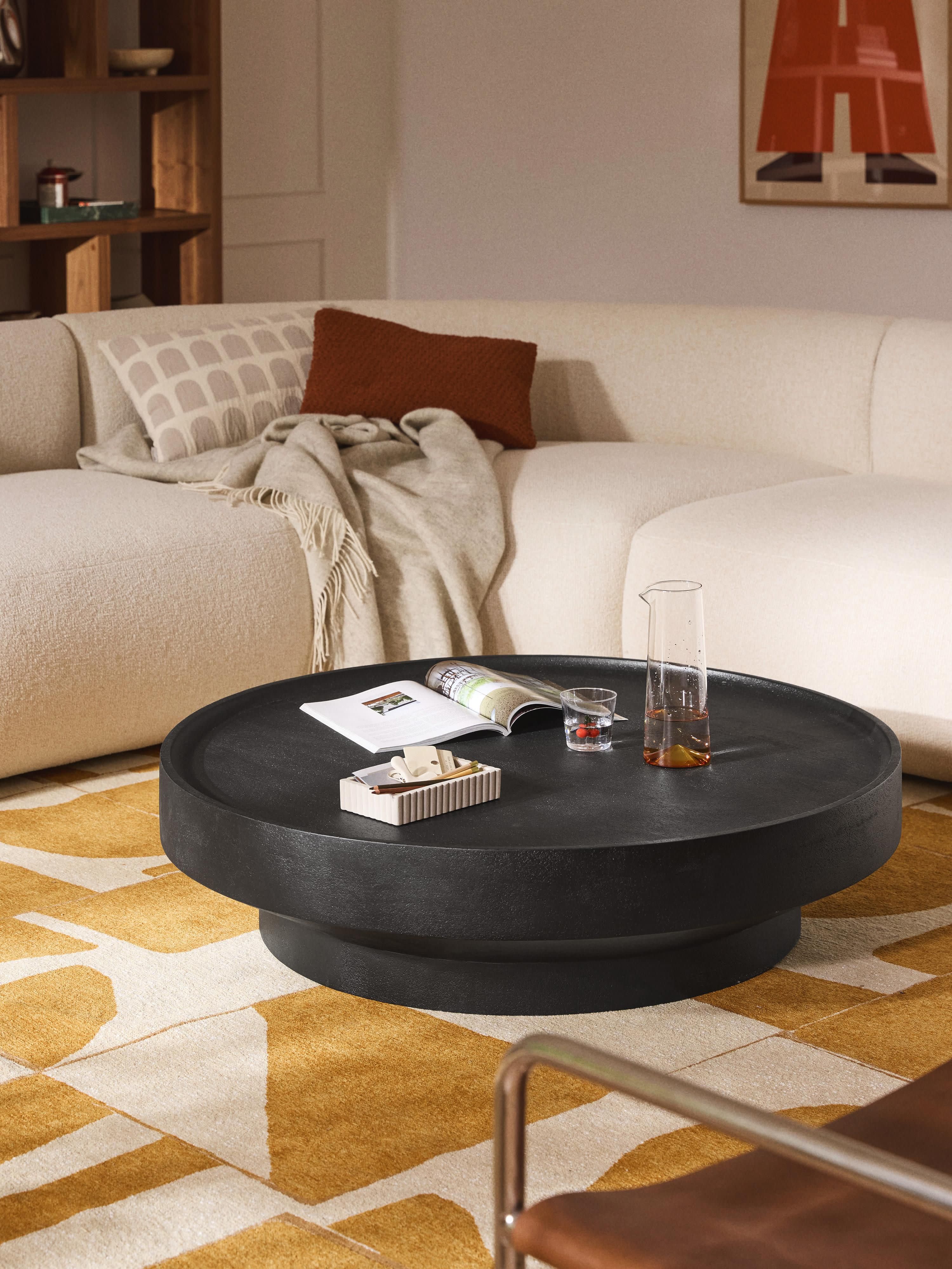Runder XL Couchtisch Benno aus Mangoholz