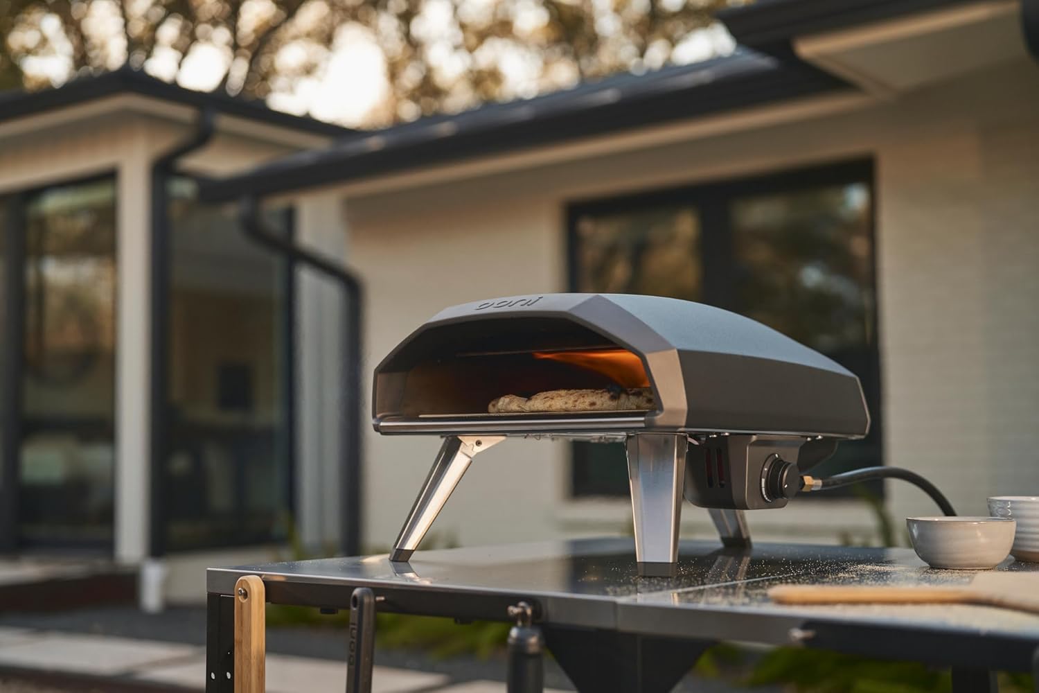 Ooni Koda 2 Propane Gas Pizza Oven – 14 Gas Powered Outdoor Oven with 28 mBar Regulator and Gas Hose  Gas Powered Portable Pizza Oven - Foundry Black