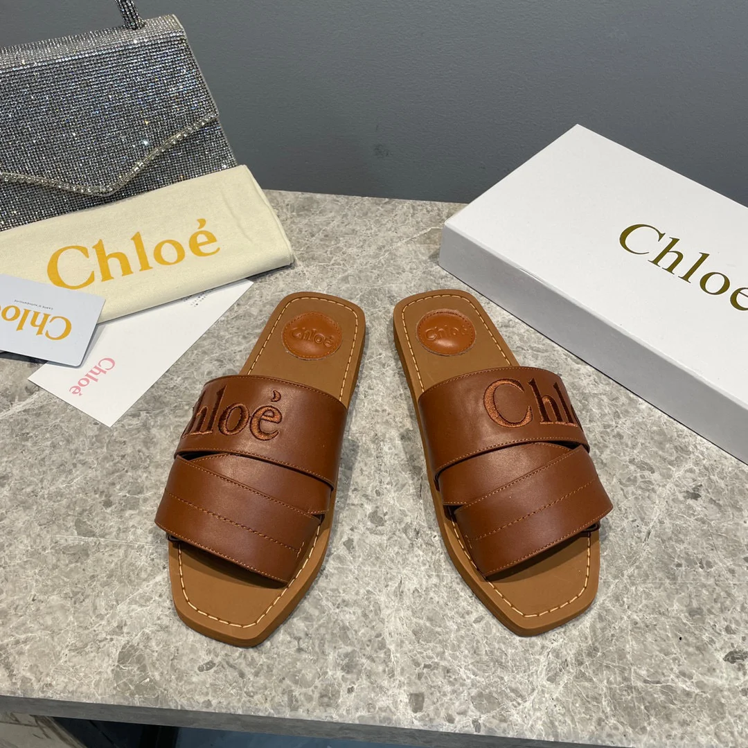 Chloe Leather Logo Embroidery Shoes Sandal