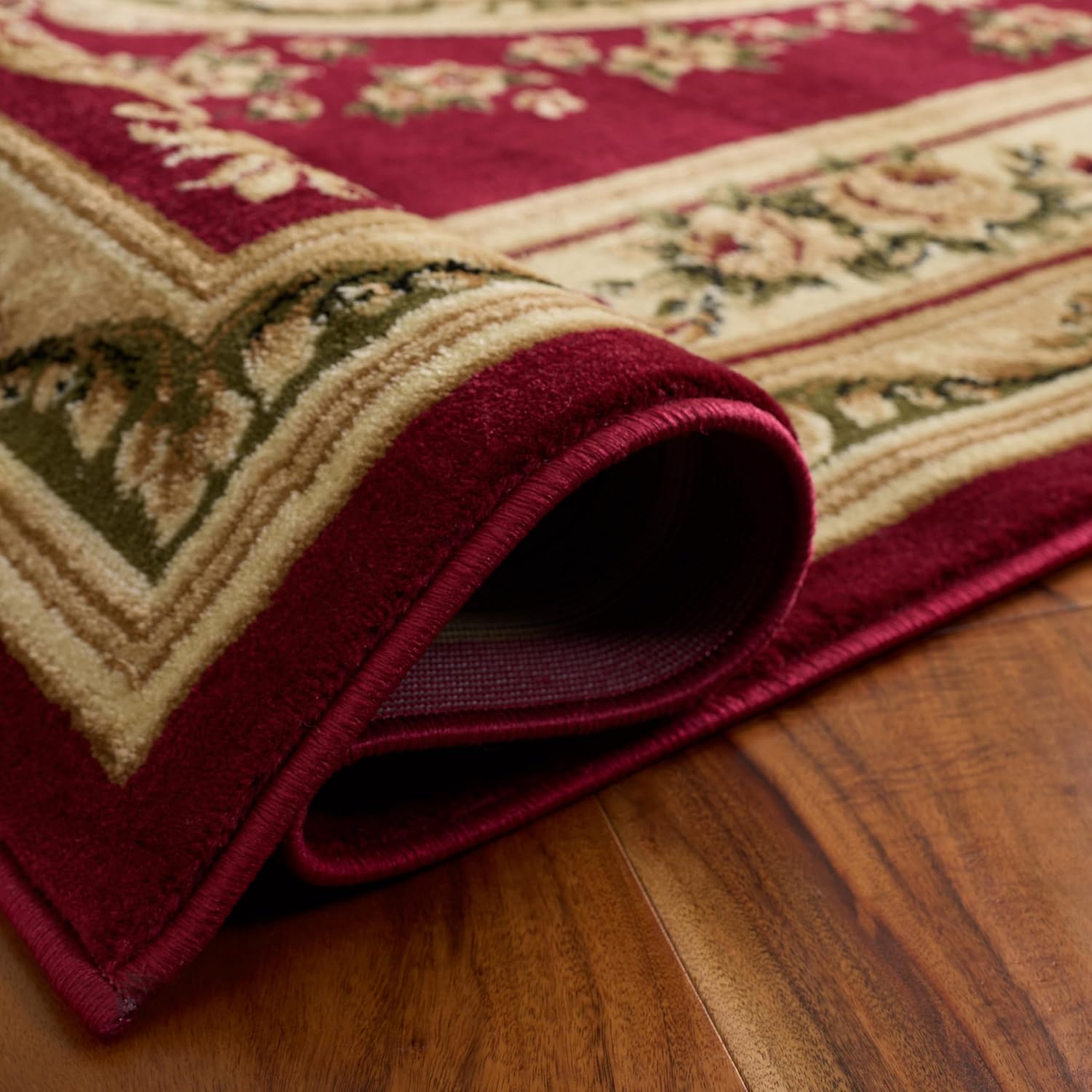SAFAVIEH Lyndhurst Collection Area Rug - 9' x 12', Red & Ivory, Traditional European Medallion Design, Non-Shedding & Easy Care, Ideal for High Traffic Areas in Living Room, Bedroom (LNH218C)