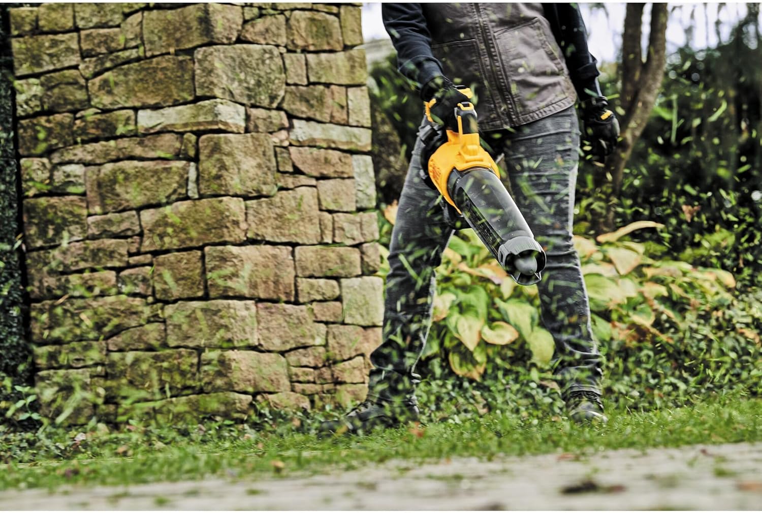 DEWALT 20V MAX* XR Leaf Blower  Cordless  Handheld  125-MPH  450-CFM (Tool Only-Battery & Charger not Included) (DCBL722B)