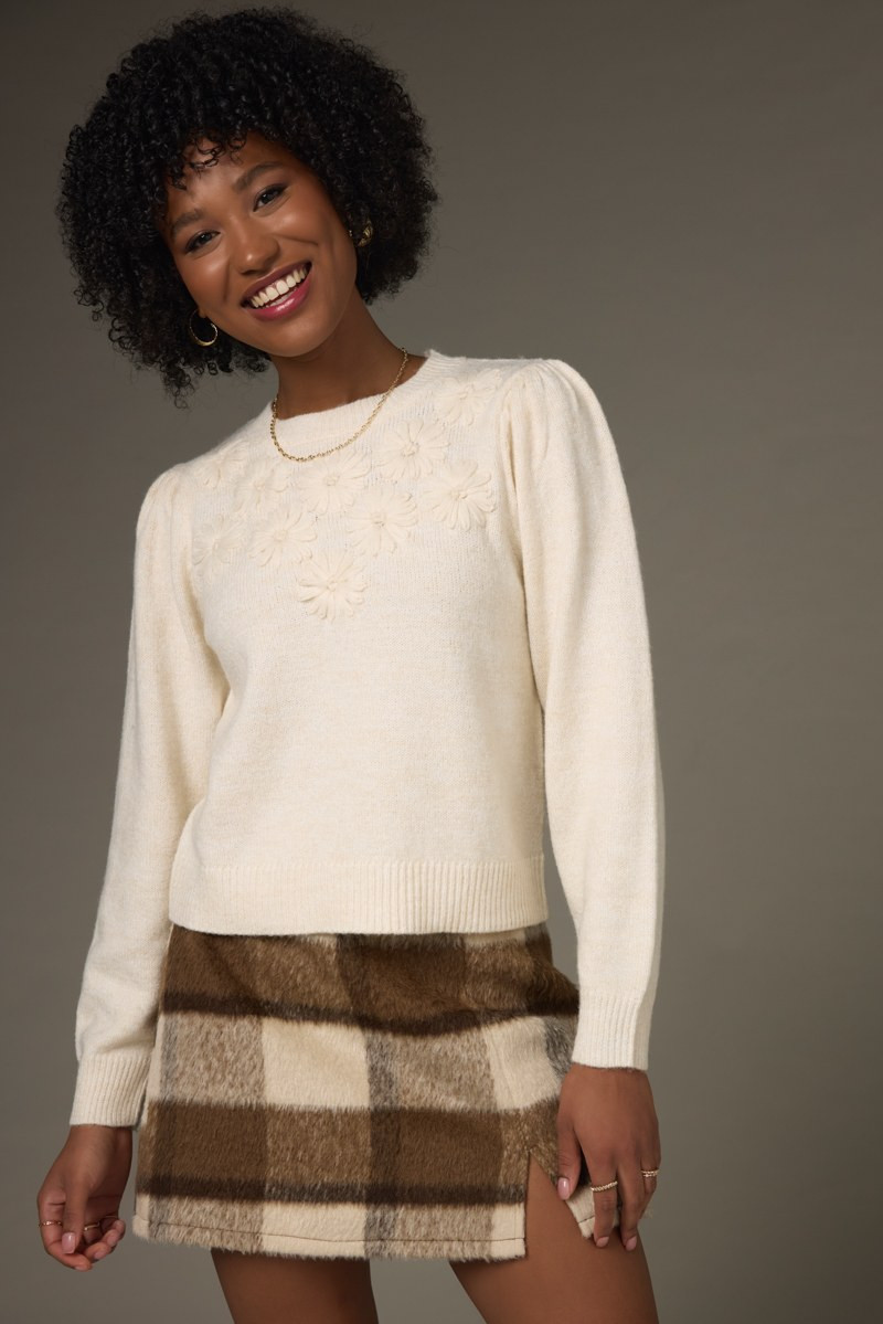Tami Tonal Flower Applique Pullover Sweater Ivory