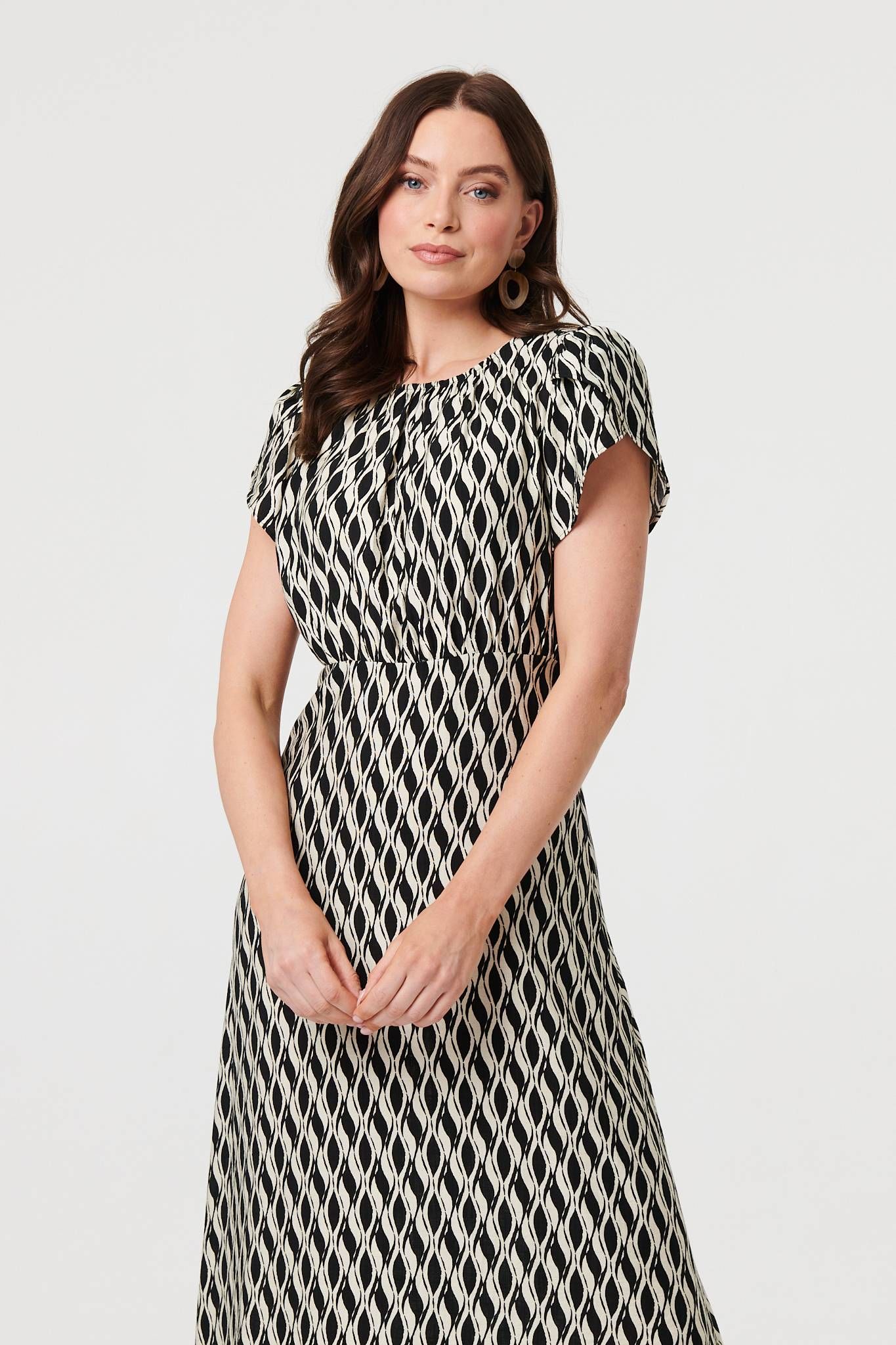 Izabel London Printed Cap Sleeve Ruched Midi Dress