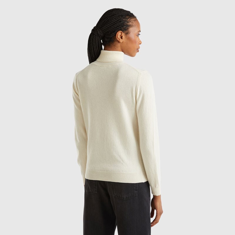Cream turtleneck sweater in pure Merino wool