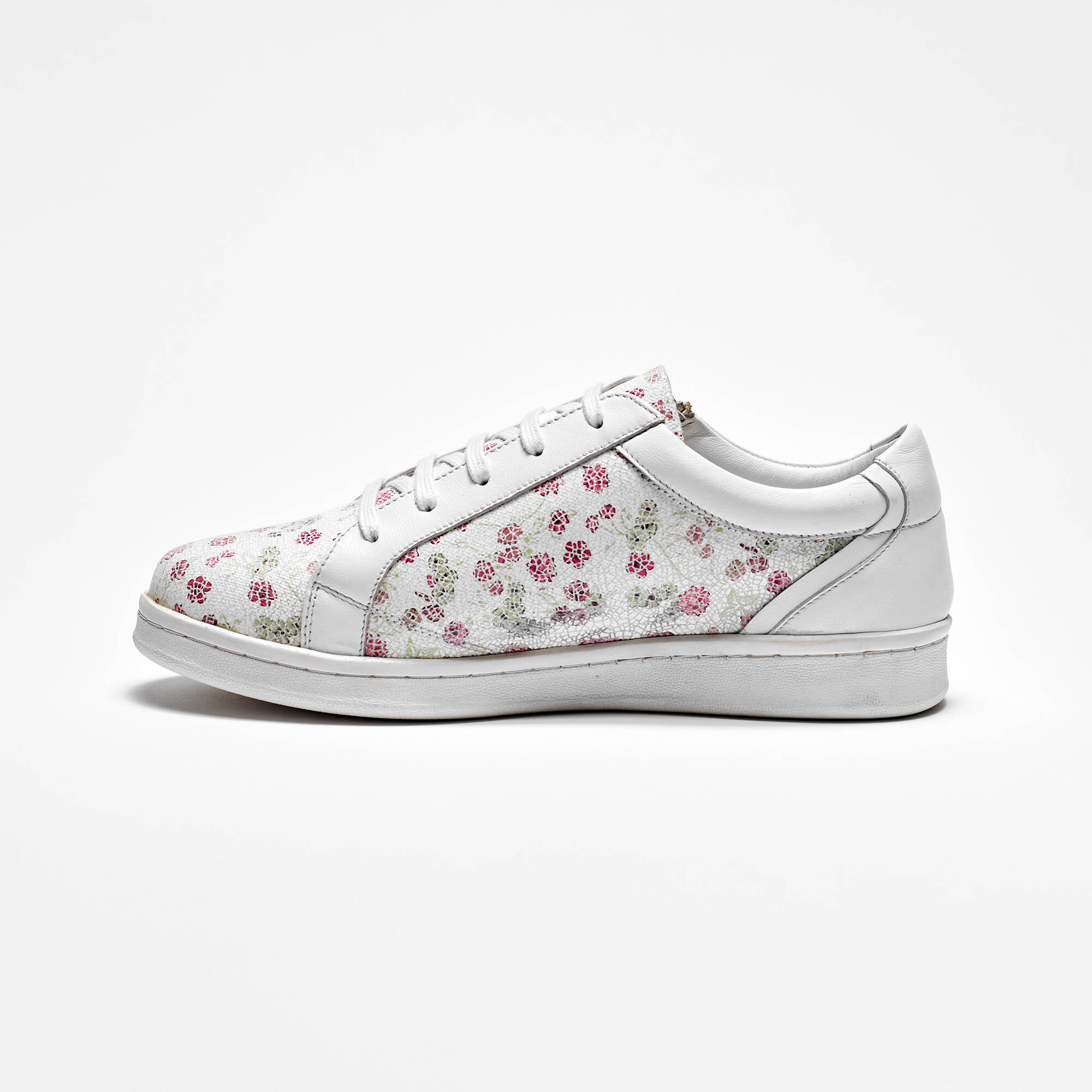 Tennis zippées en cuir perforé