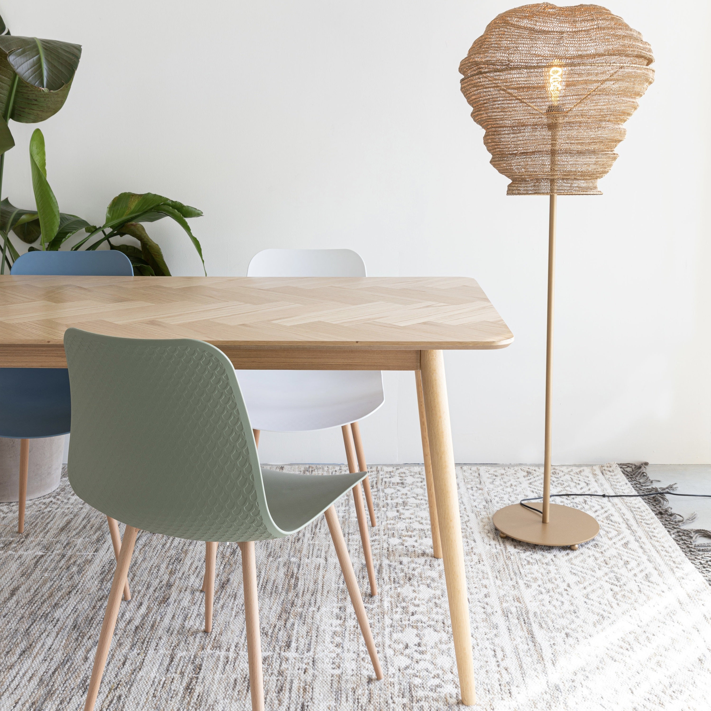 by fonQ Fabio Eettafel Visgraat - 160 x 80 cm - Bruin
