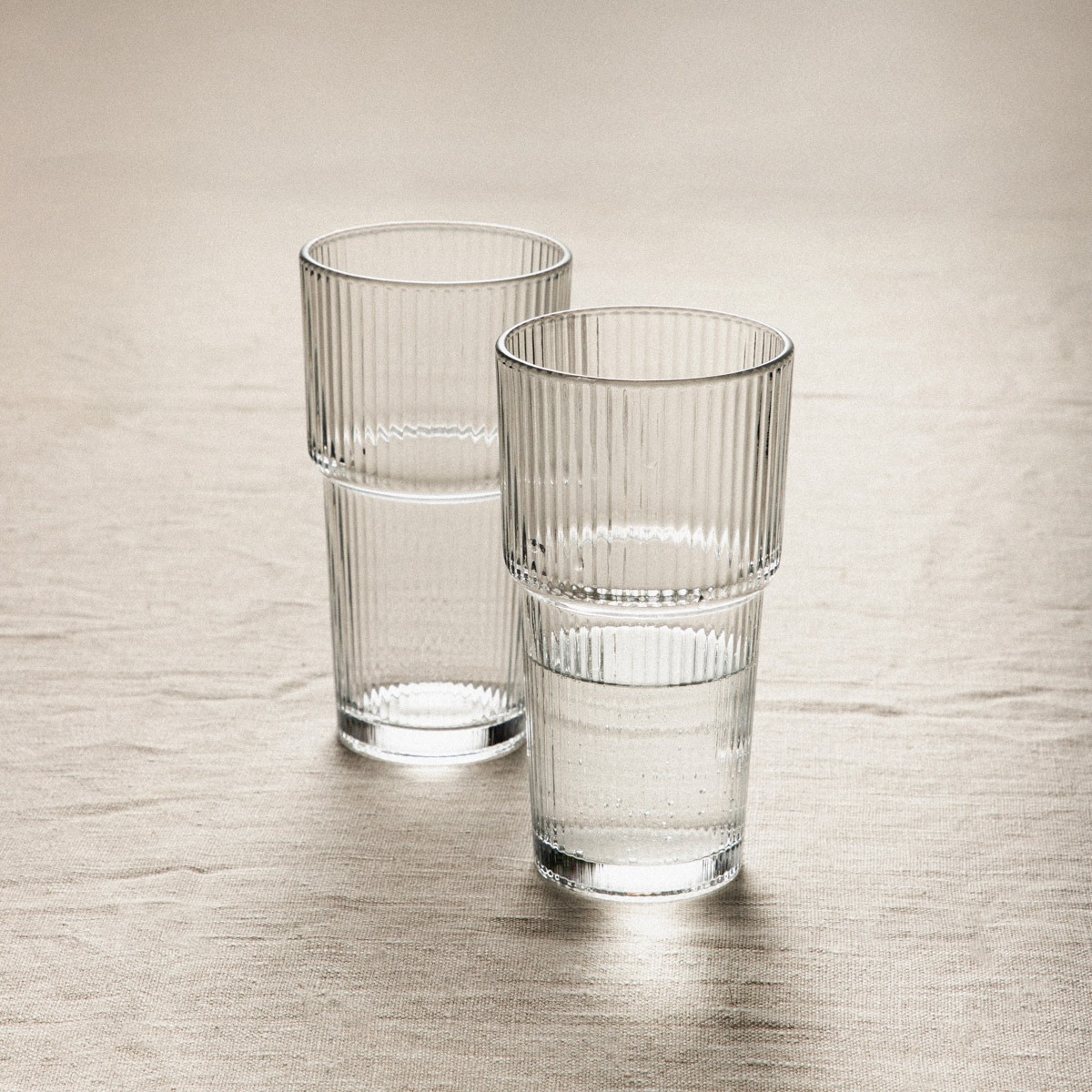 Zestaw szklanek LYNNASO transparentnych, wysokich piętrowanych 2 szt. 0,54 l
