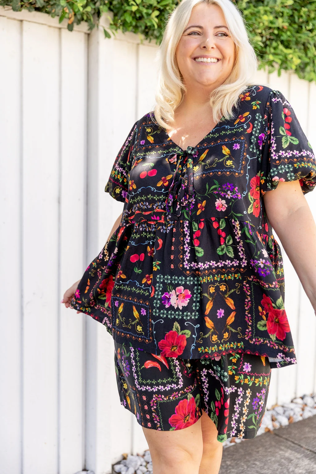 Birdie Top in Sweet Bee