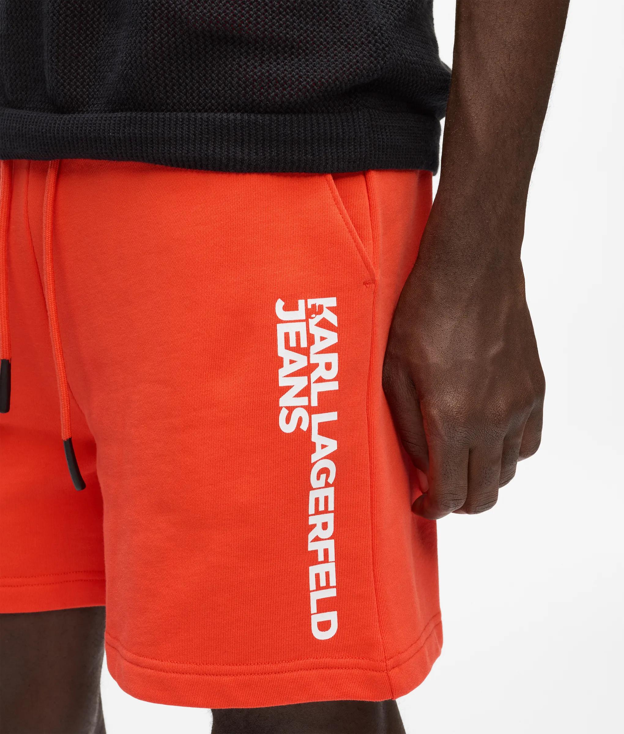 Short en sweat avec logo