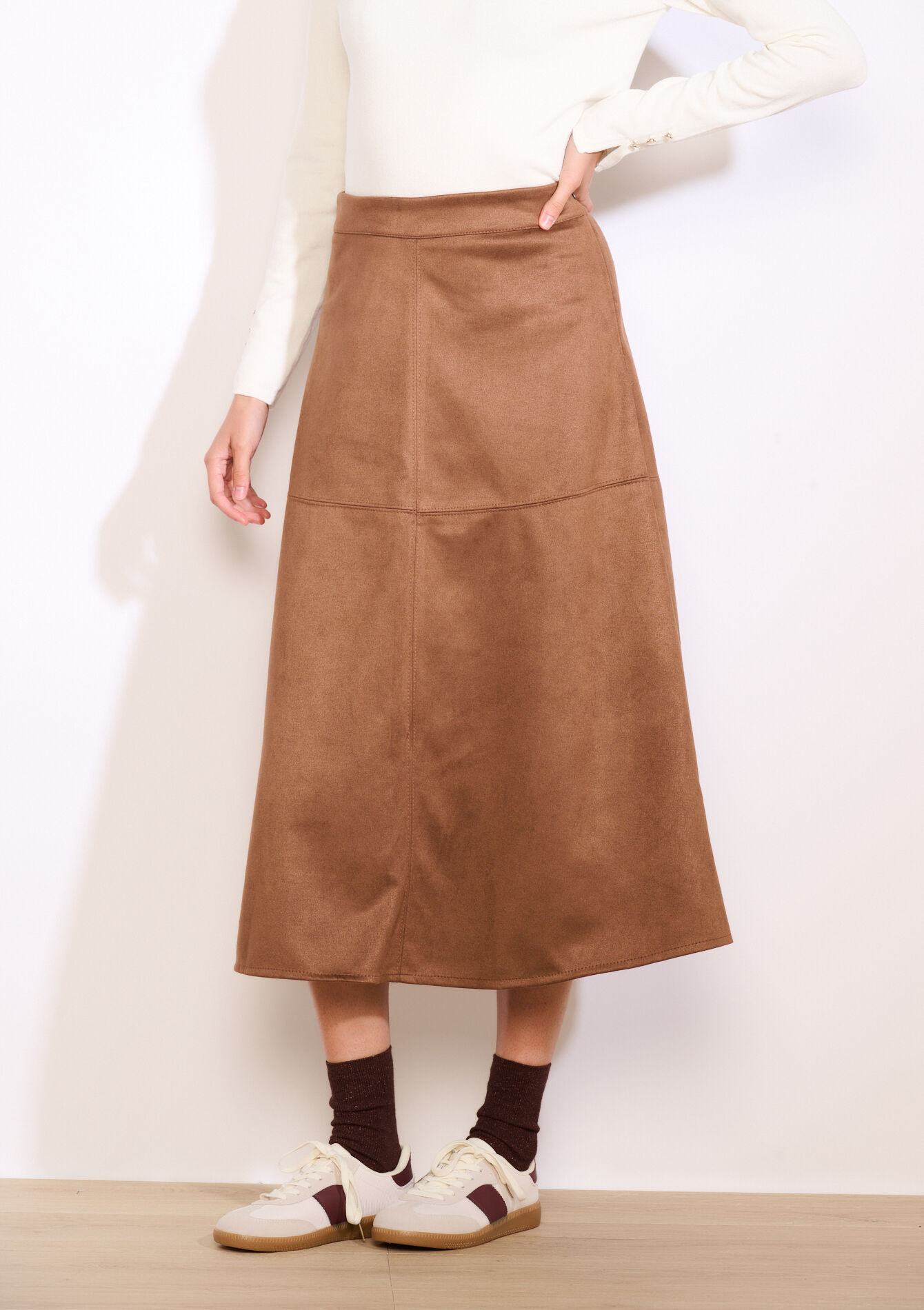 Midi-rok met su&egrave;delook