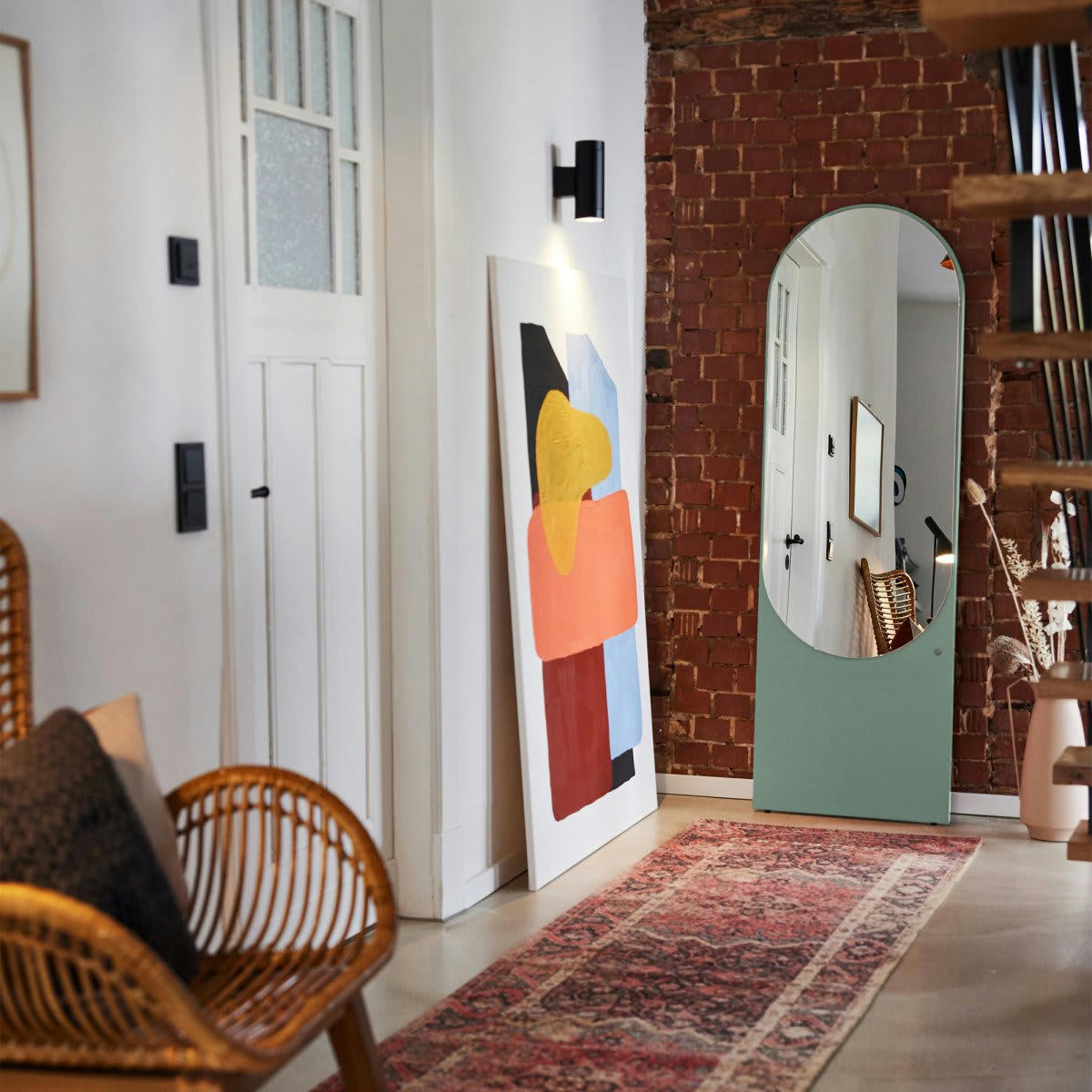 ALTESSE - Grand miroir sur pied ovale en bois vert