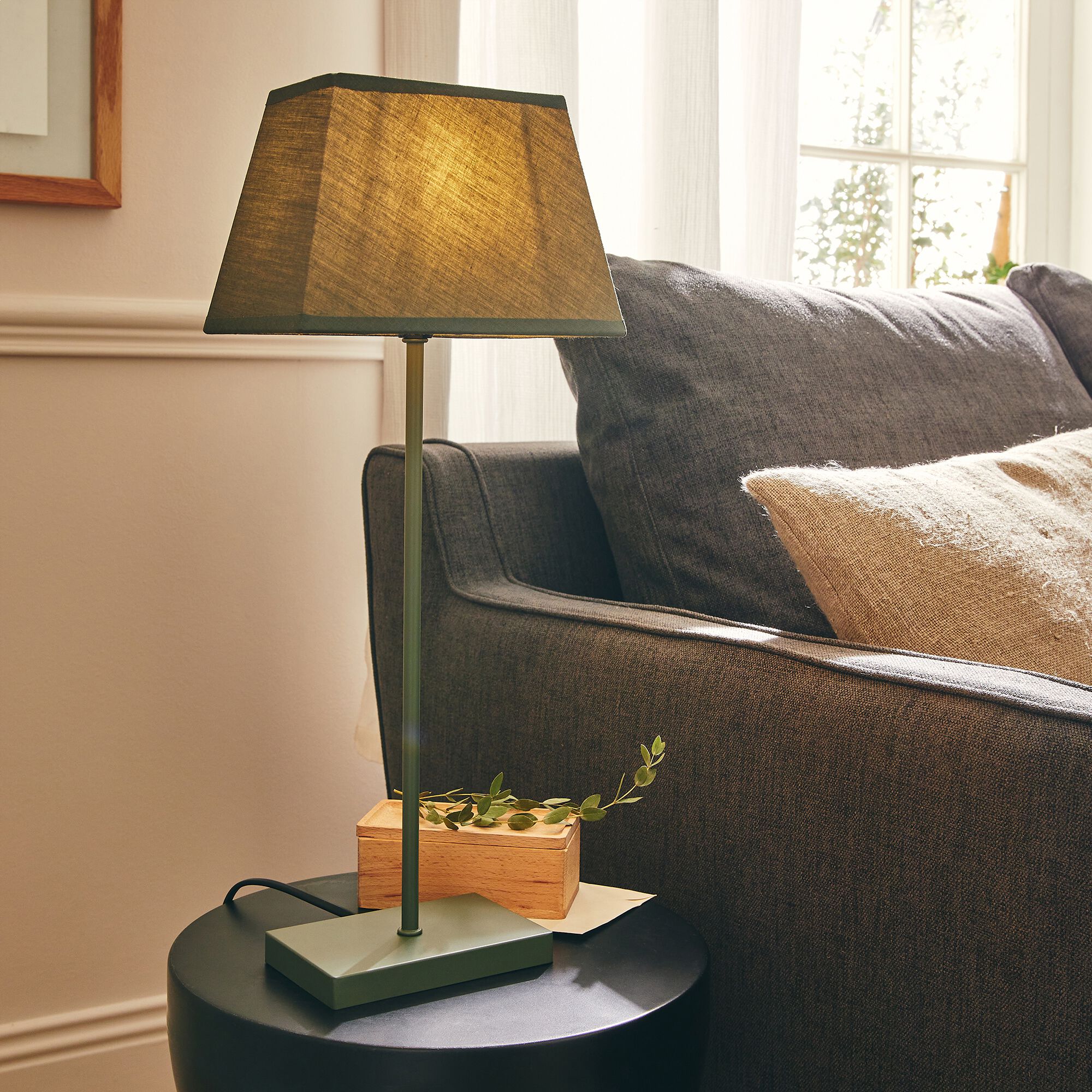 SVELTA - Lampe à poser électrifiée en coton - vert cèdre H47cm