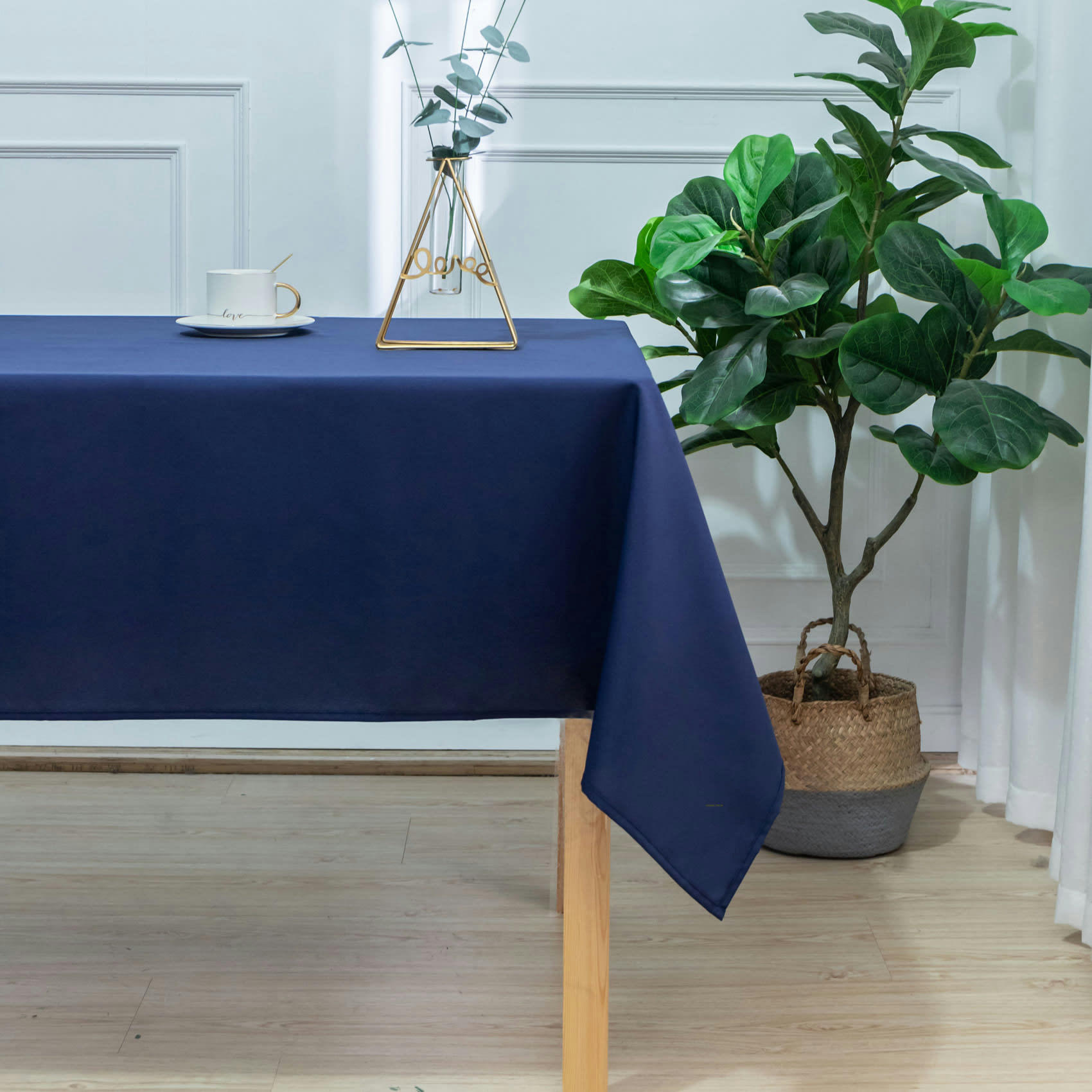 - Nappe rectangulaire enduite et anti tache bleu marine