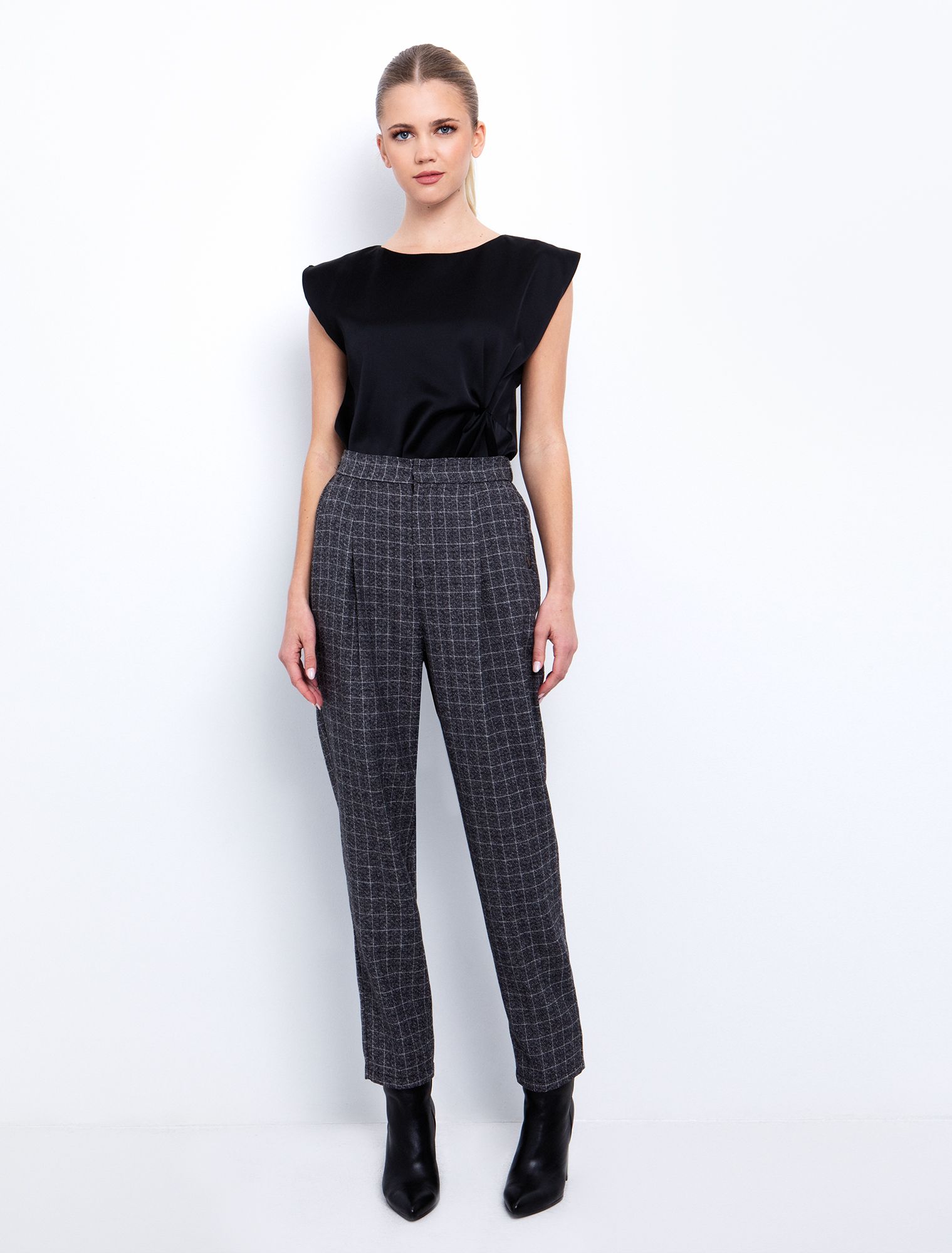 Σατινέ μπλούζα με κόμπο