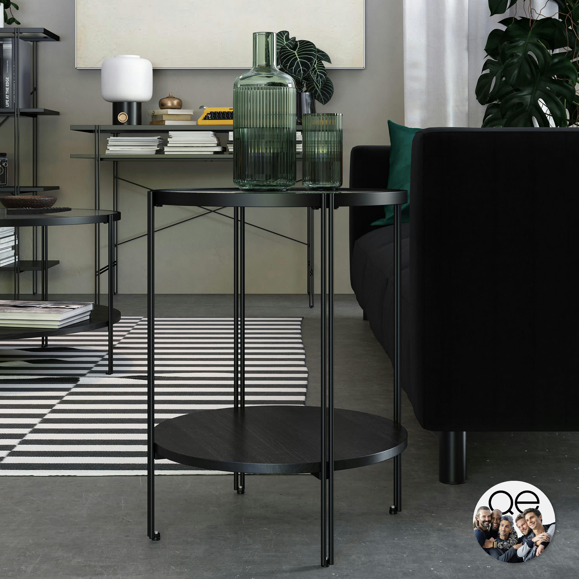 WAINWRIGHT - Table d'appoint en verre et cadre en métal noir