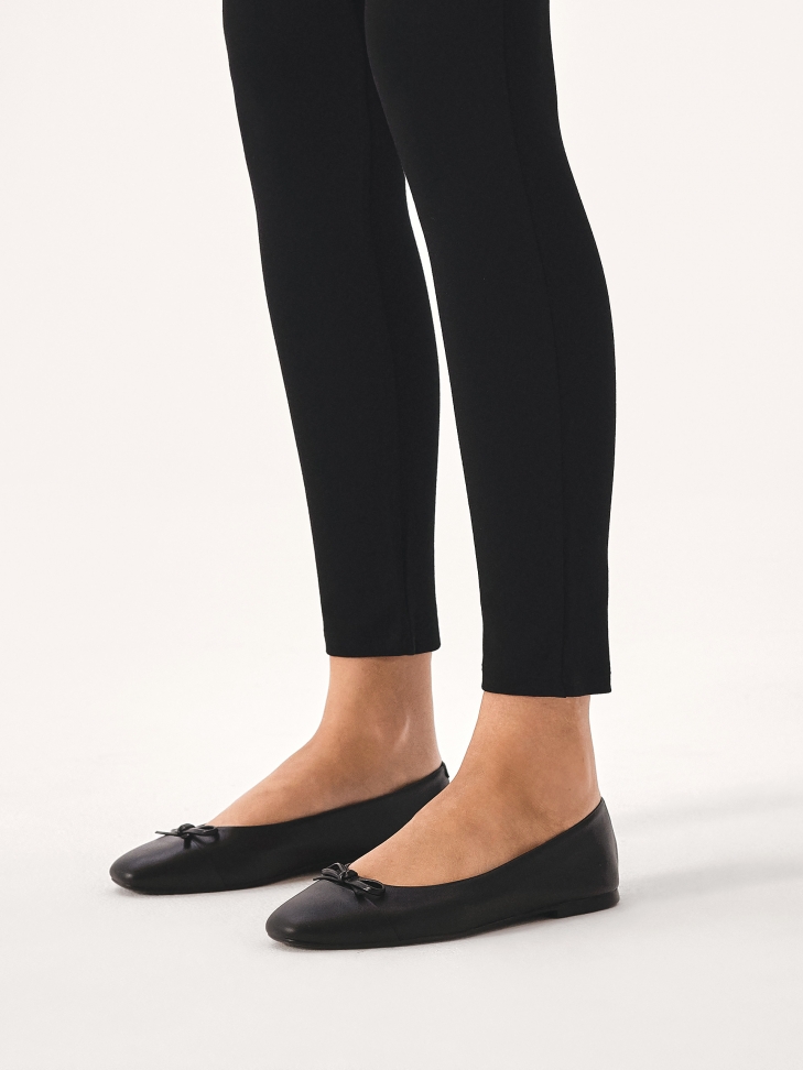 Black versatile leather ballerinas