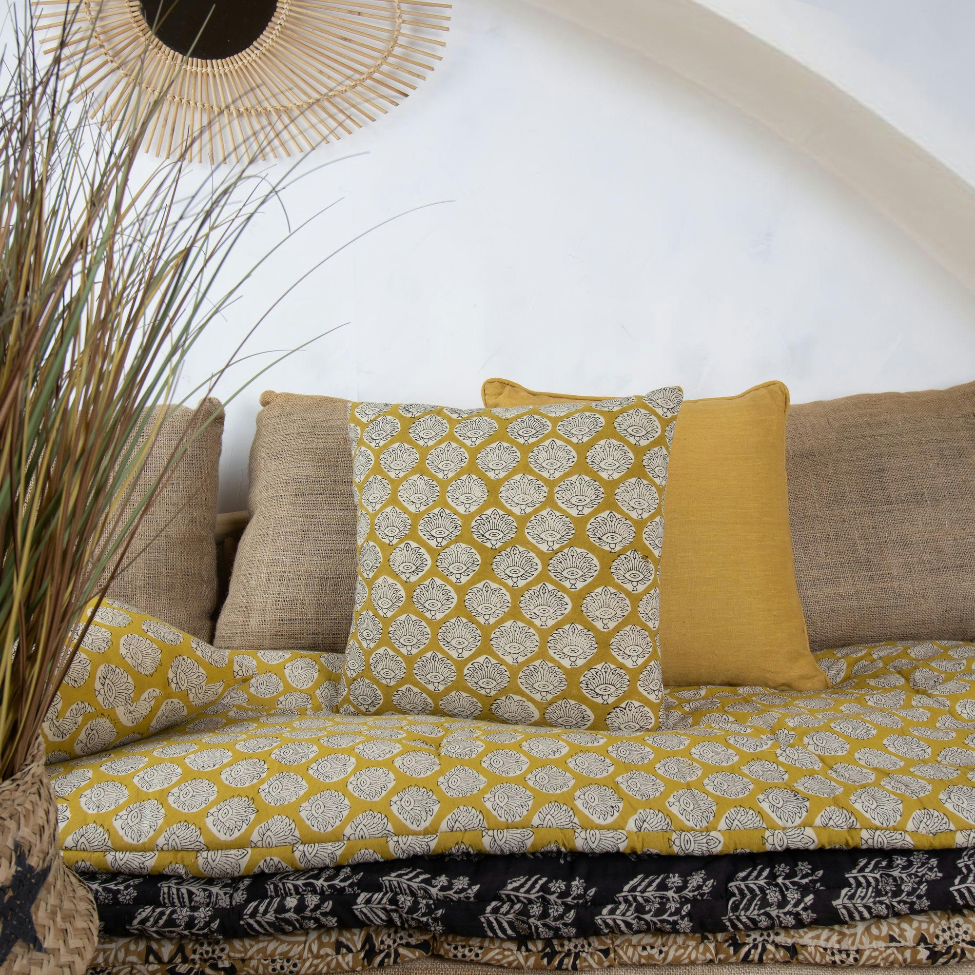 ALILA - Coussin en coton jaune 40cm
