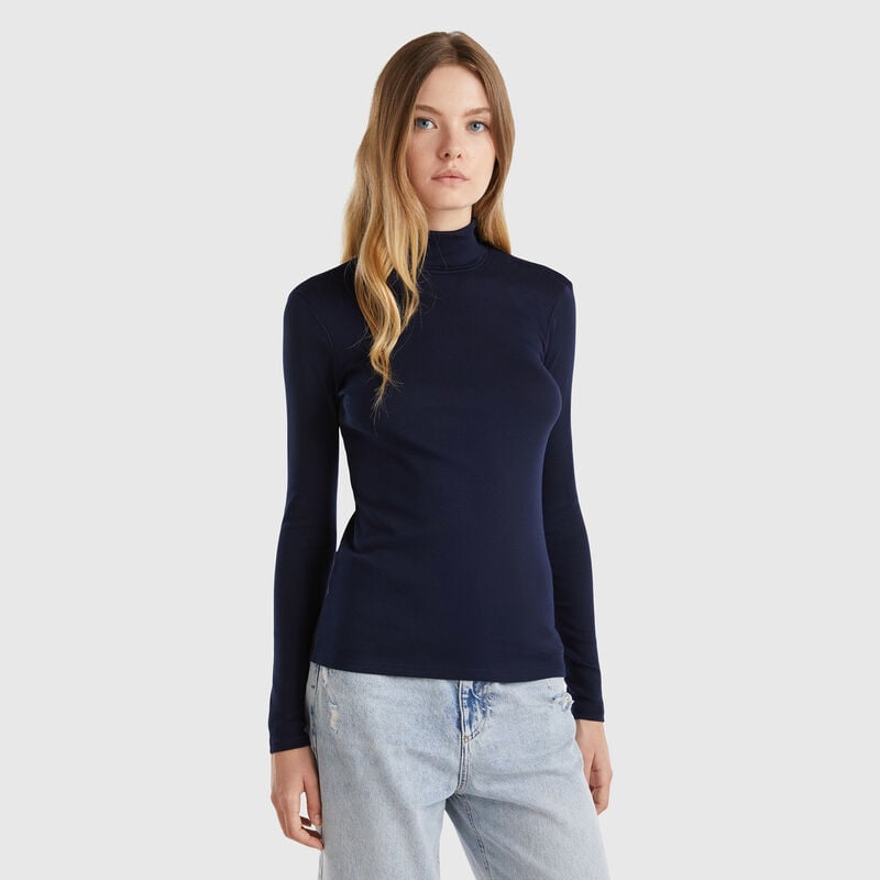 Long sleeve t-shirt with high neck