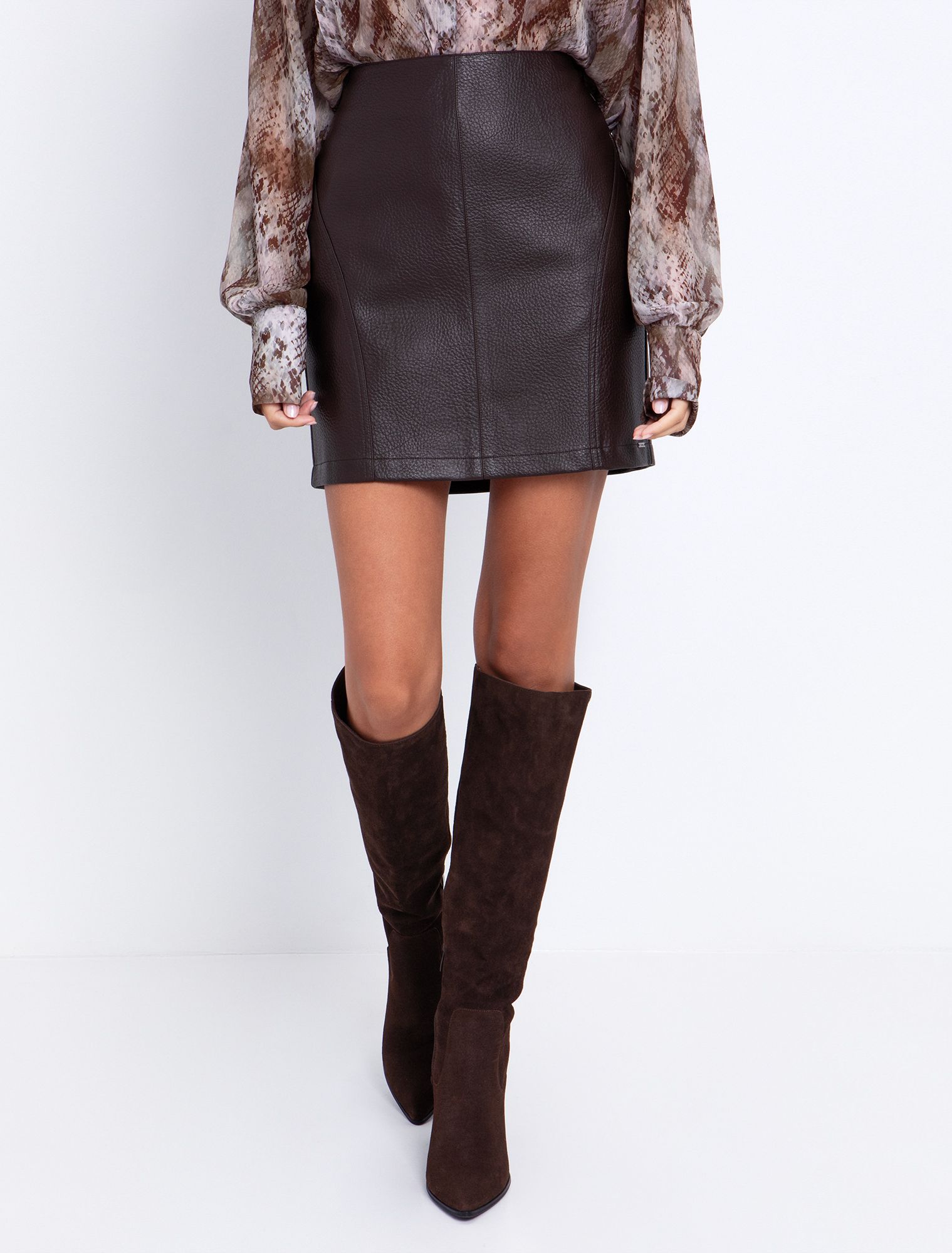 Mini φούστα από δερματίνη