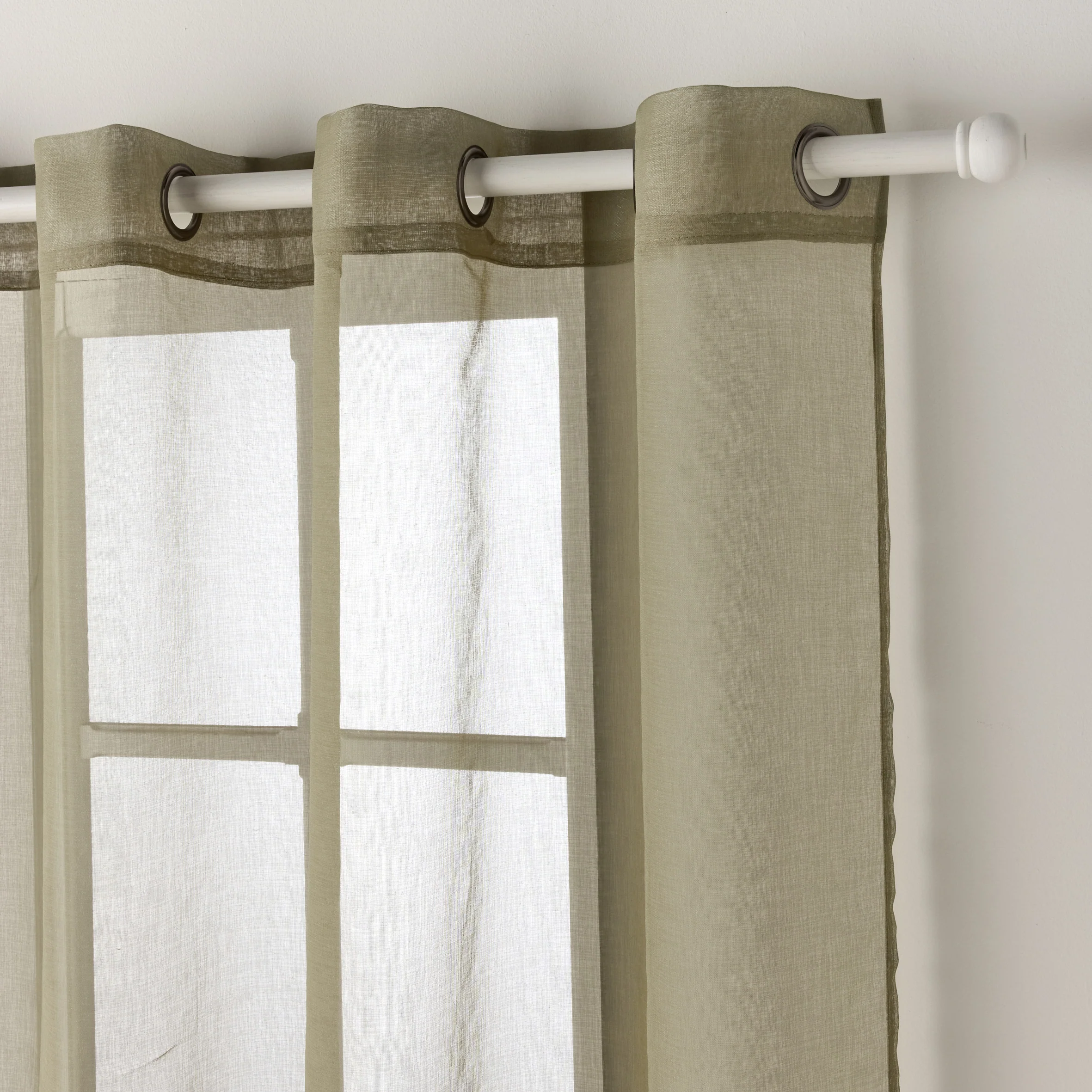 Voilage ZEPHYR coloris olive 160 x 240 cm