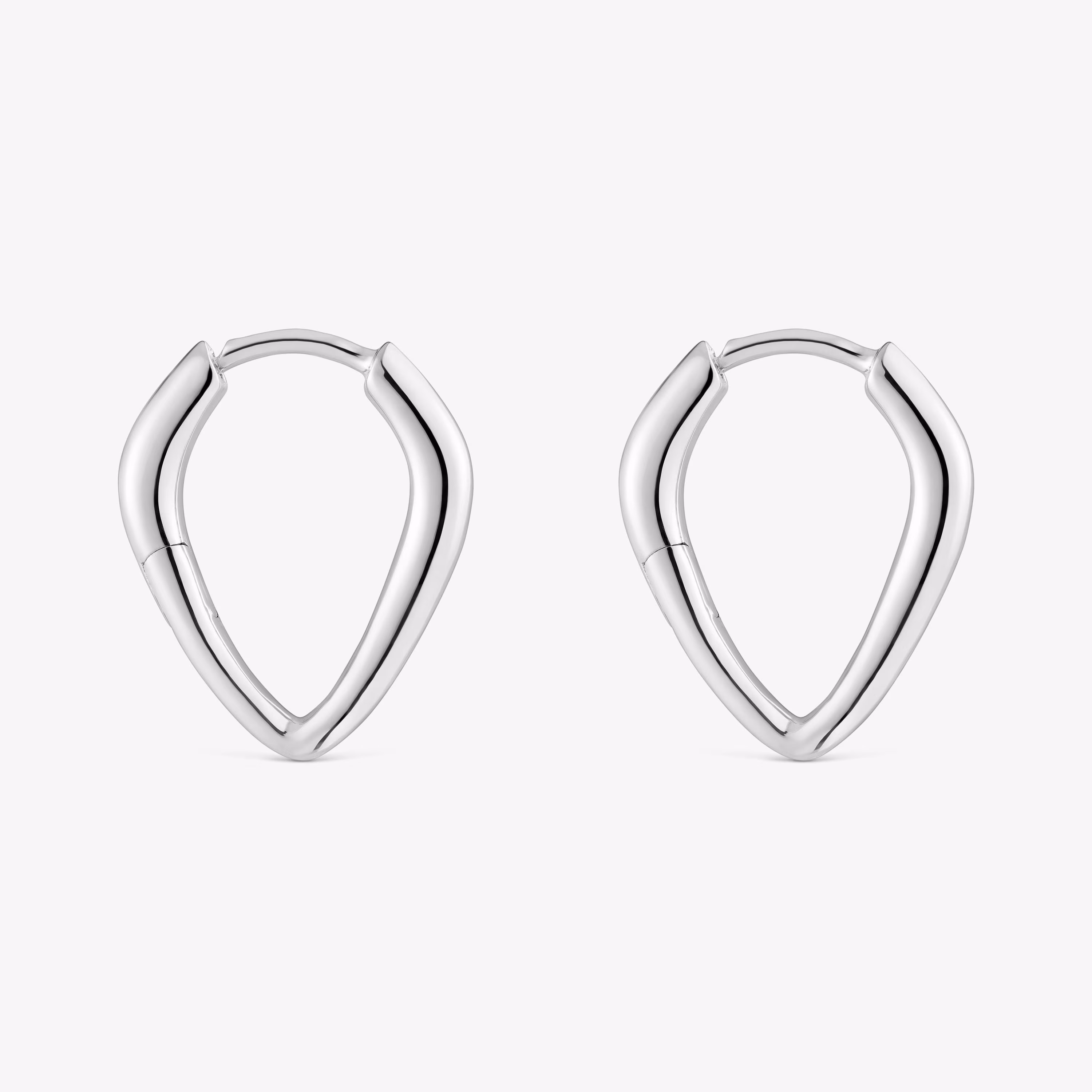 Pendientes de plata cortos con aro púa Basics