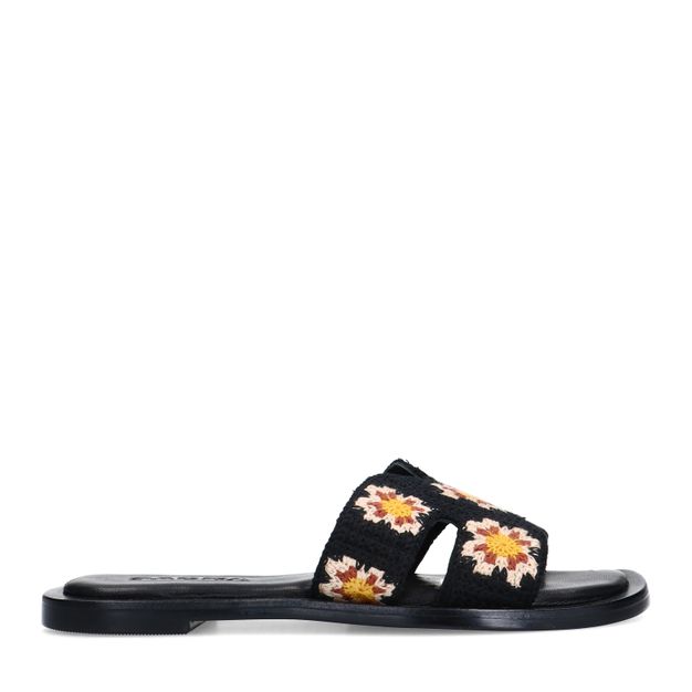 Zwarte slippers met bloemen embroidery